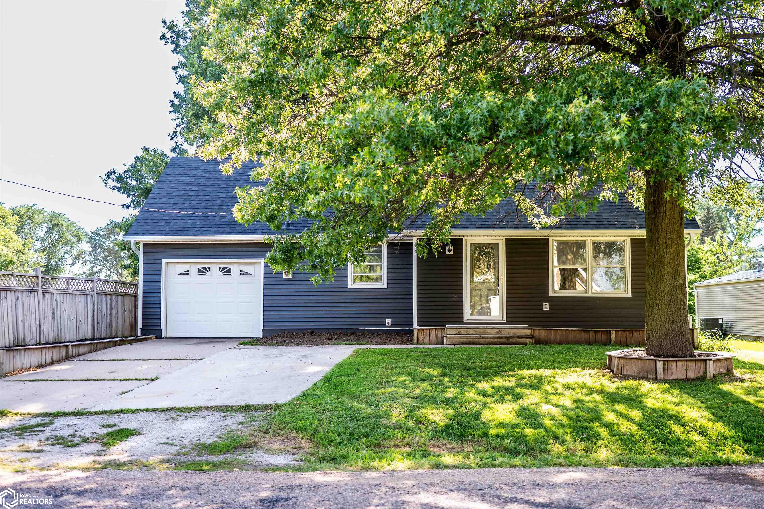 1111 Mabel Street, Oskaloosa, Iowa image 1