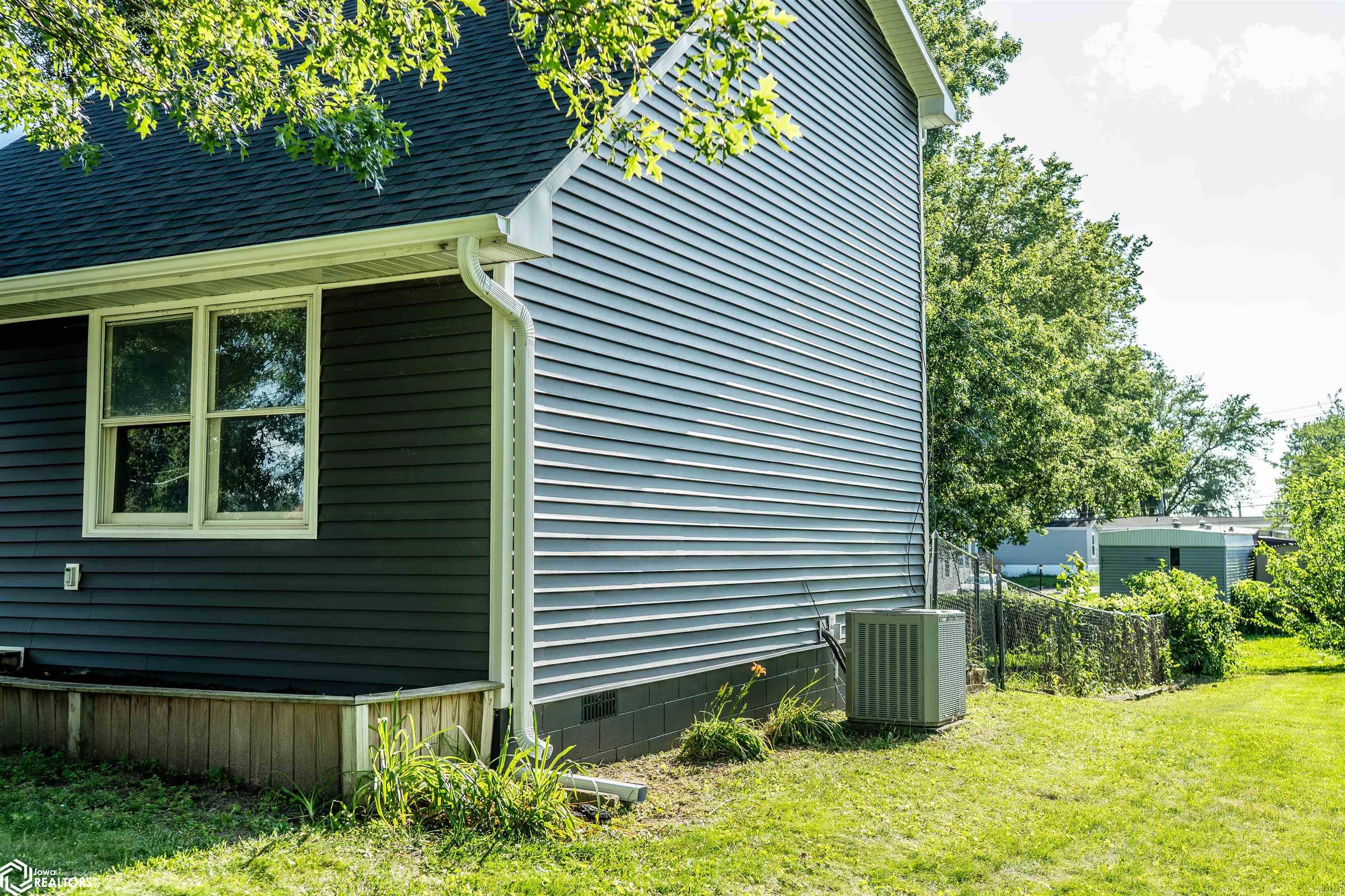 1111 Mabel Street, Oskaloosa, Iowa image 3
