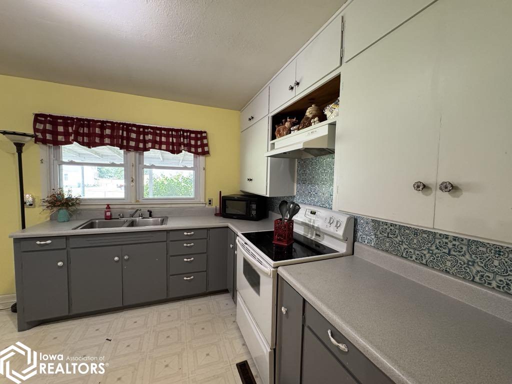 603 N Davis Street, Bloomfield, Iowa image 16