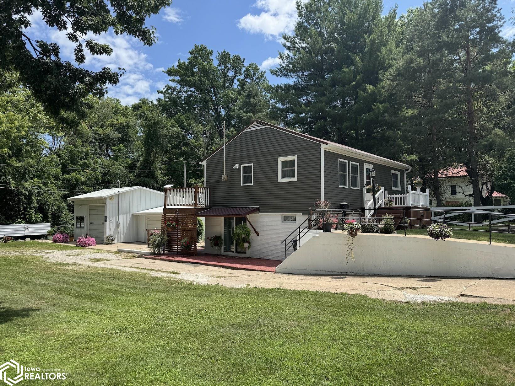 206 Emmett Street, Burlington, Iowa image 2