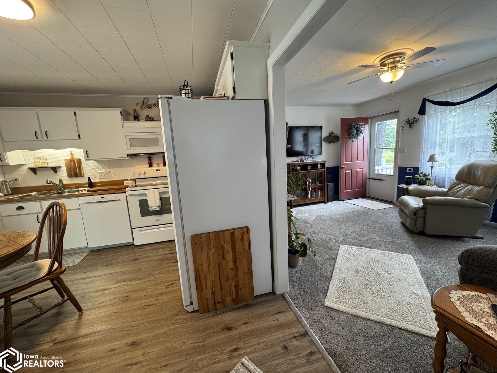 206 Emmett Street, Burlington, Iowa image 11