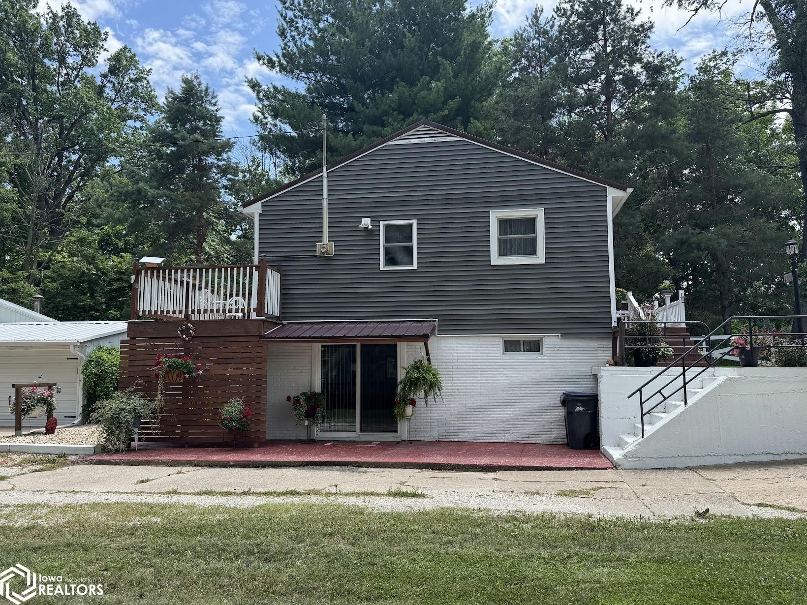 206 Emmett Street, Burlington, Iowa image 3