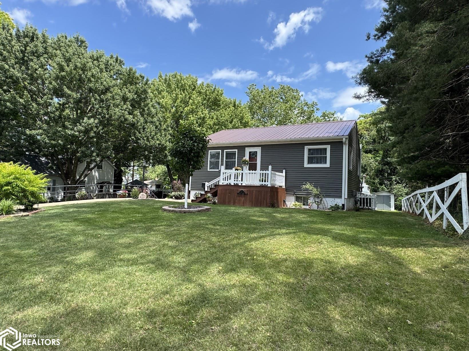206 Emmett Street, Burlington, Iowa image 36