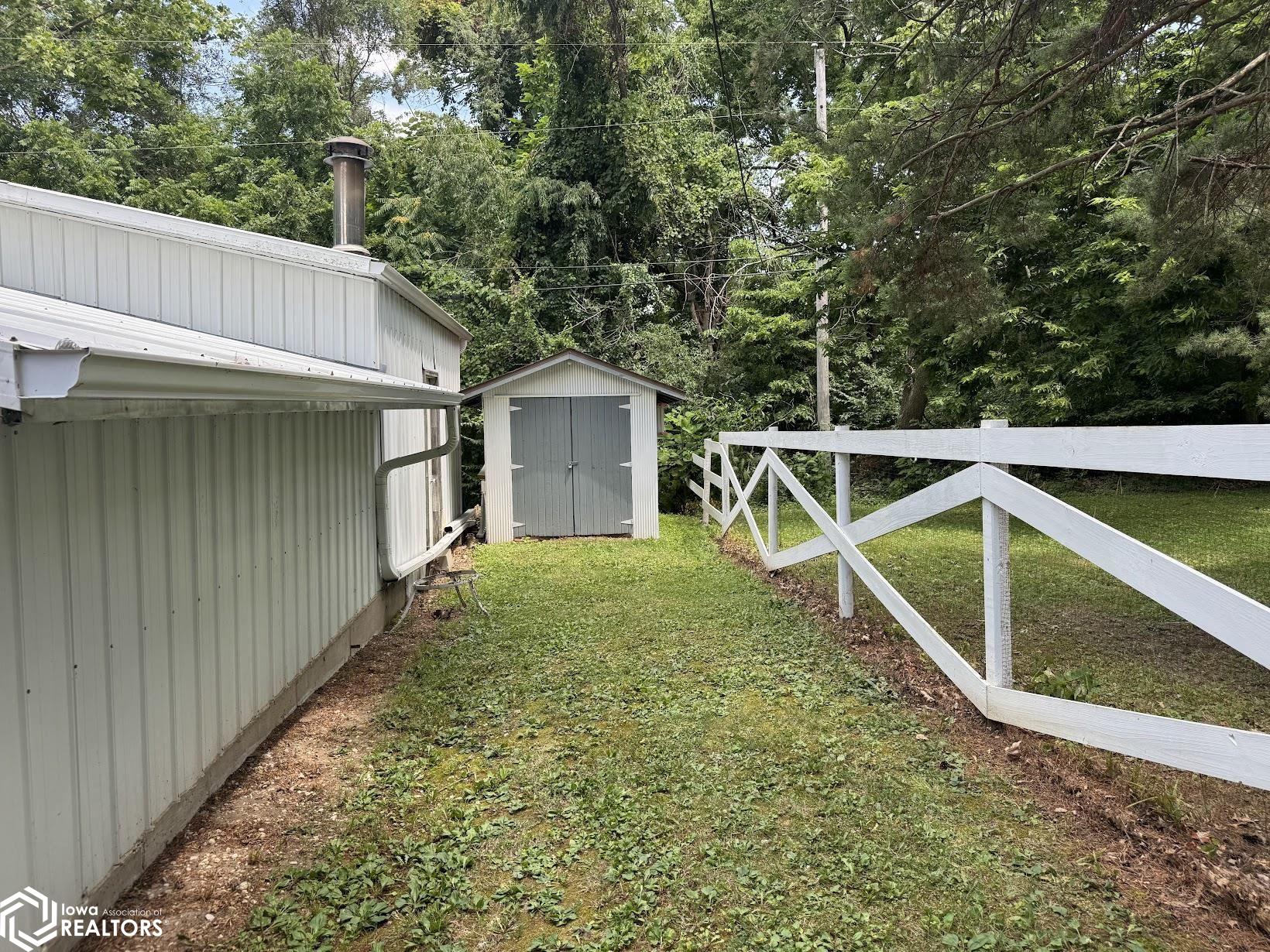 206 Emmett Street, Burlington, Iowa image 37