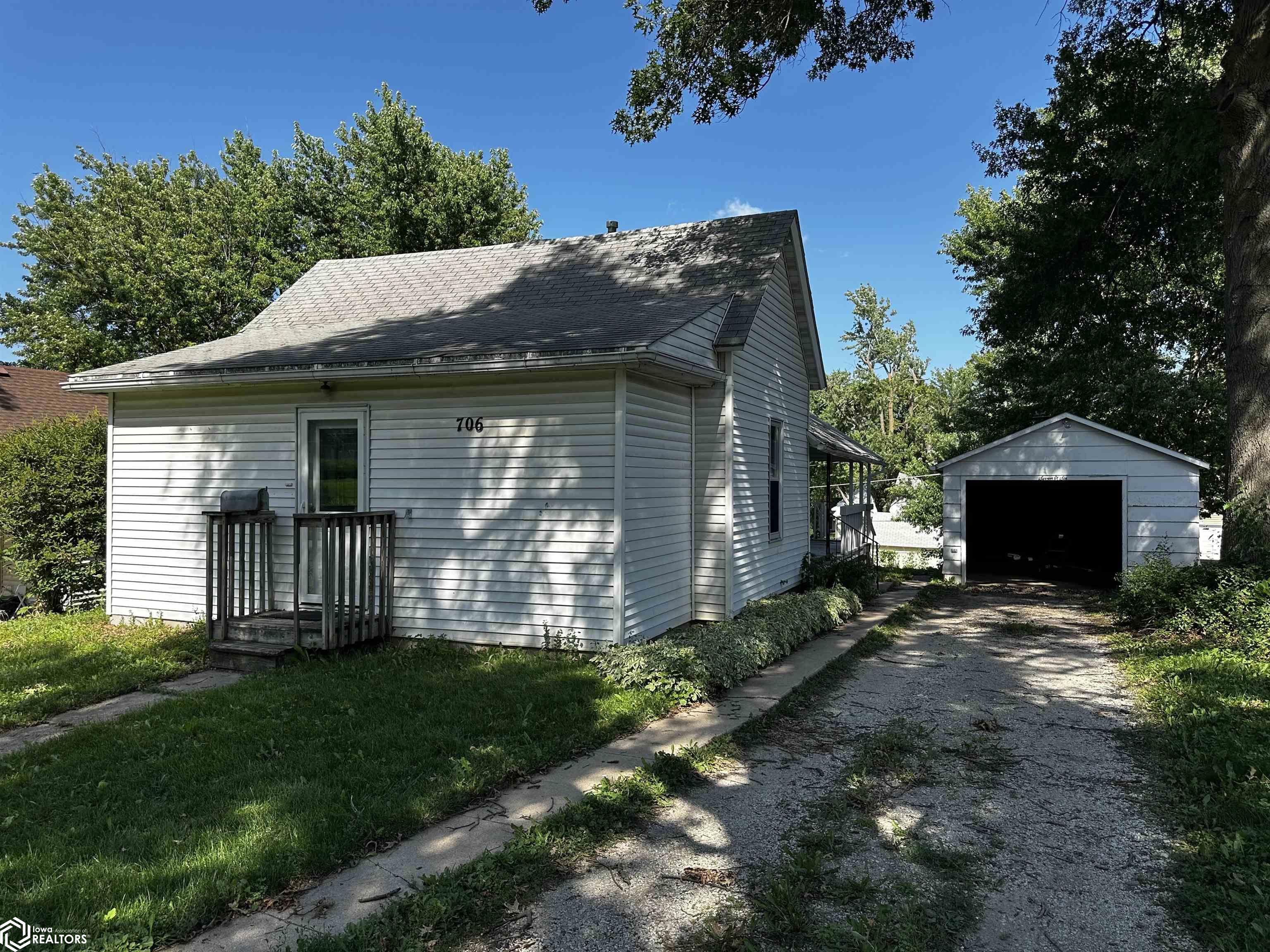 706 Hazel Street, Atlantic, Iowa image 1