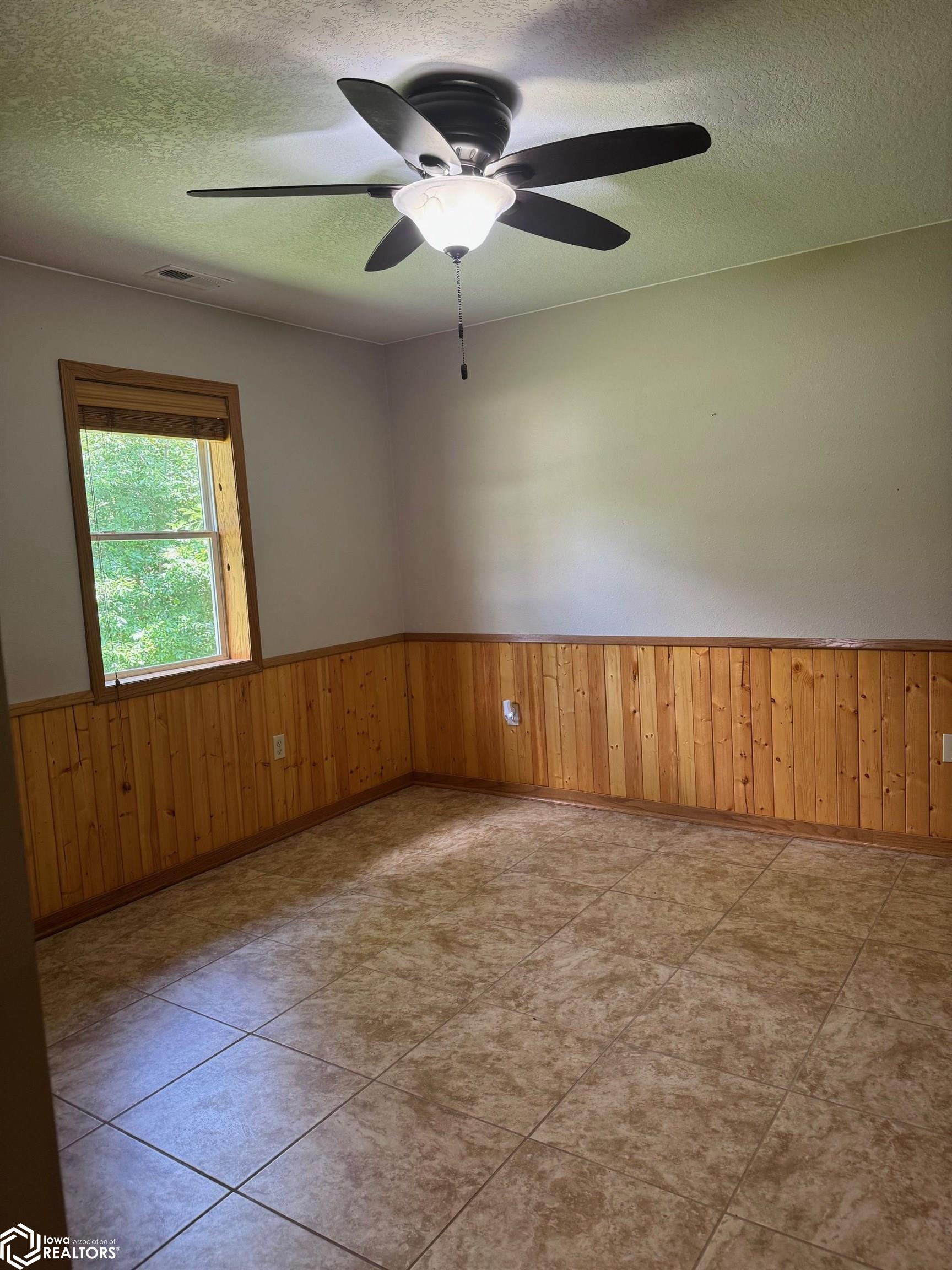 1529 205th Street, Gilmore City, Iowa image 9