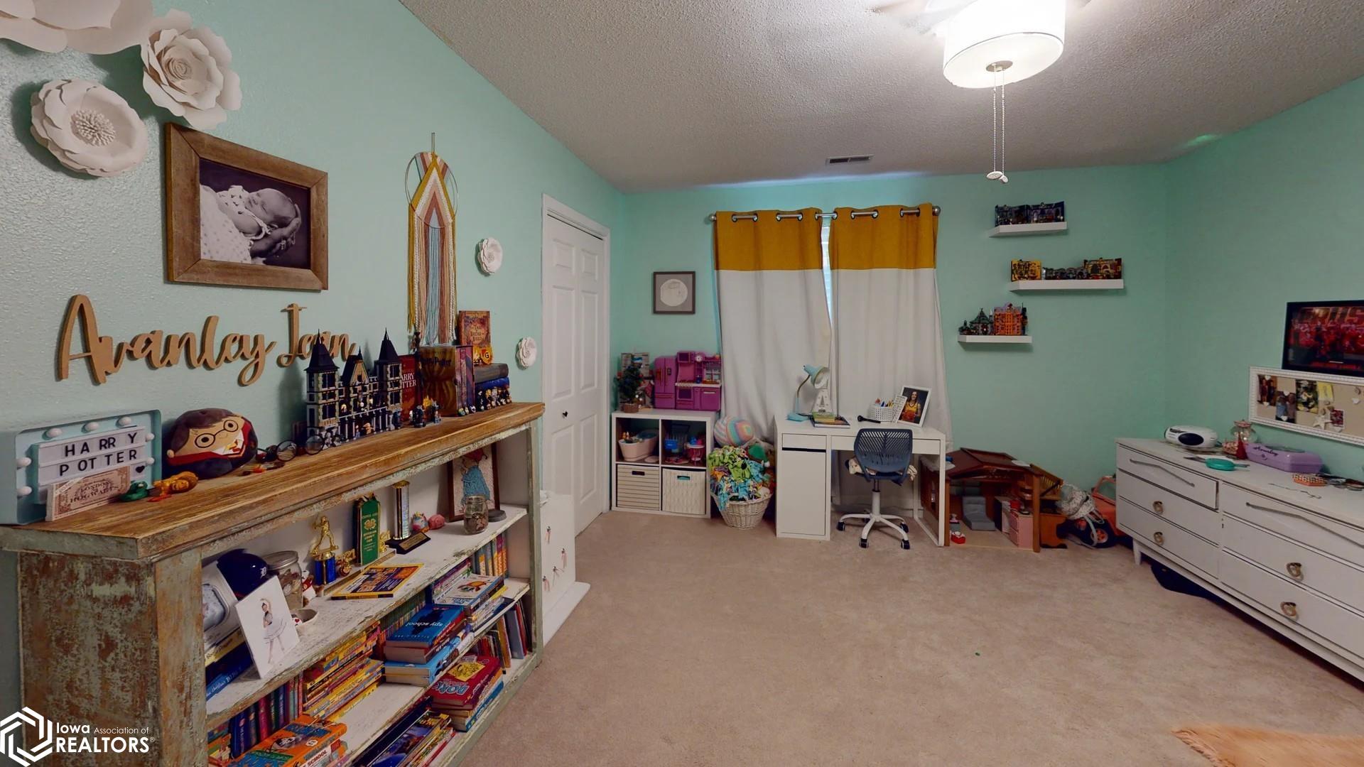1521 Lone Oak Circle, Fairfield, Iowa image 24