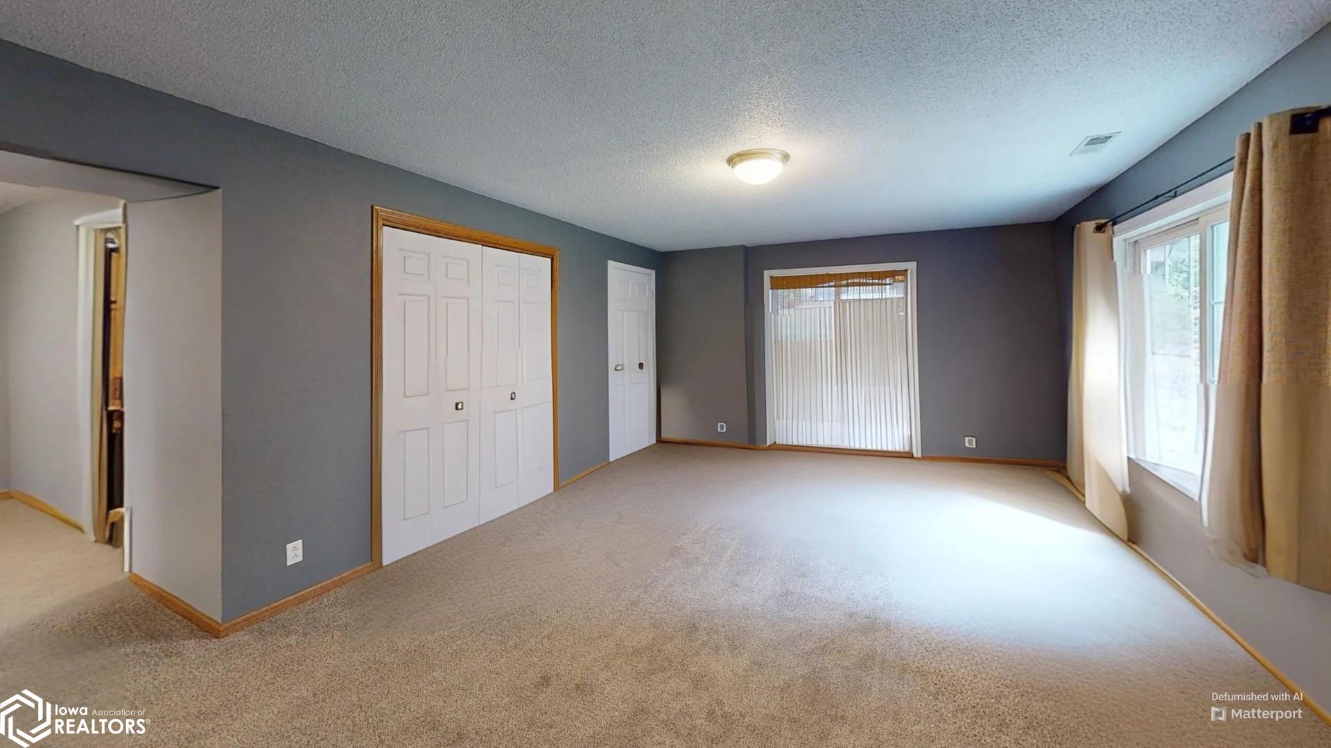 1521 Lone Oak Circle, Fairfield, Iowa image 31