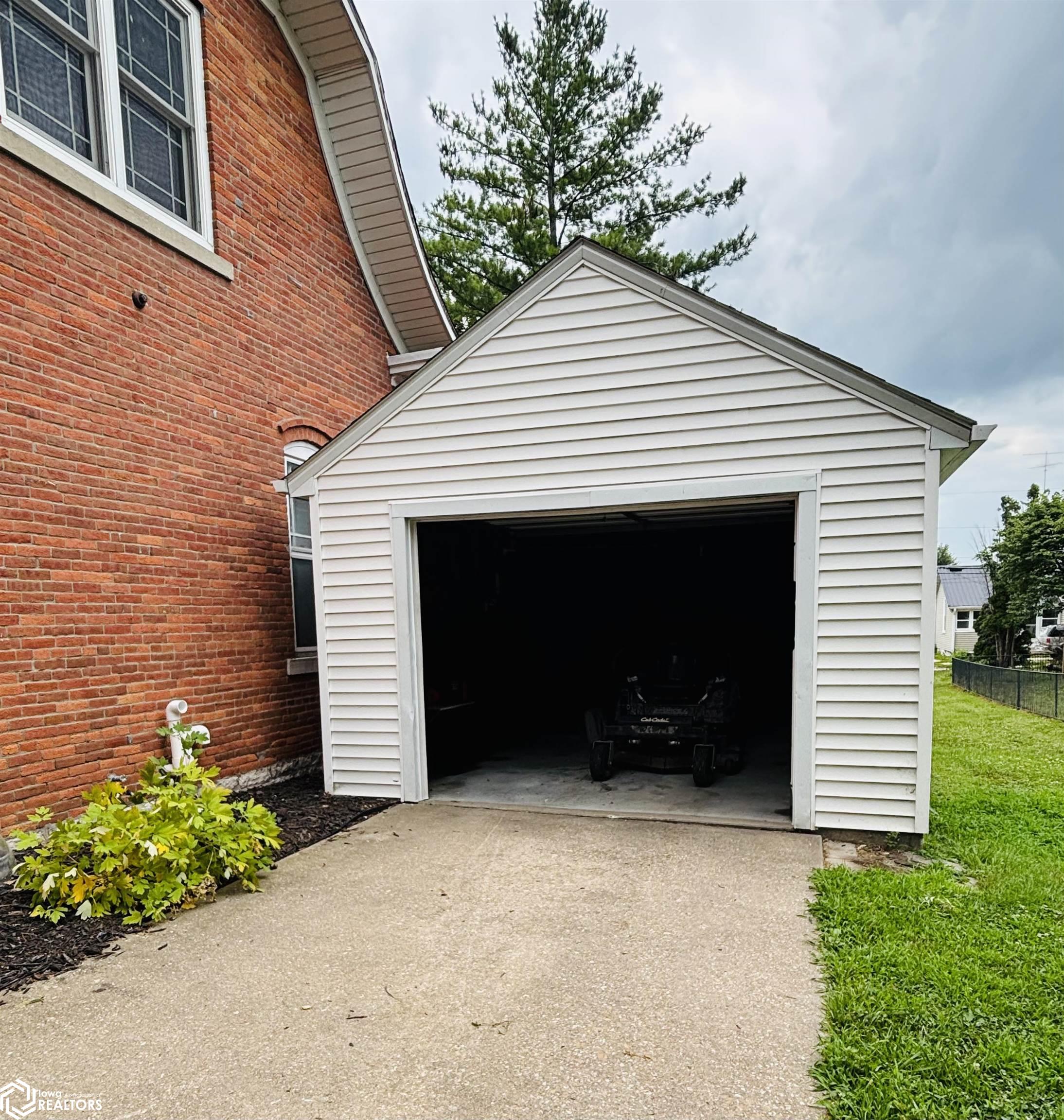 214 4th Street, West Point, Iowa image 31
