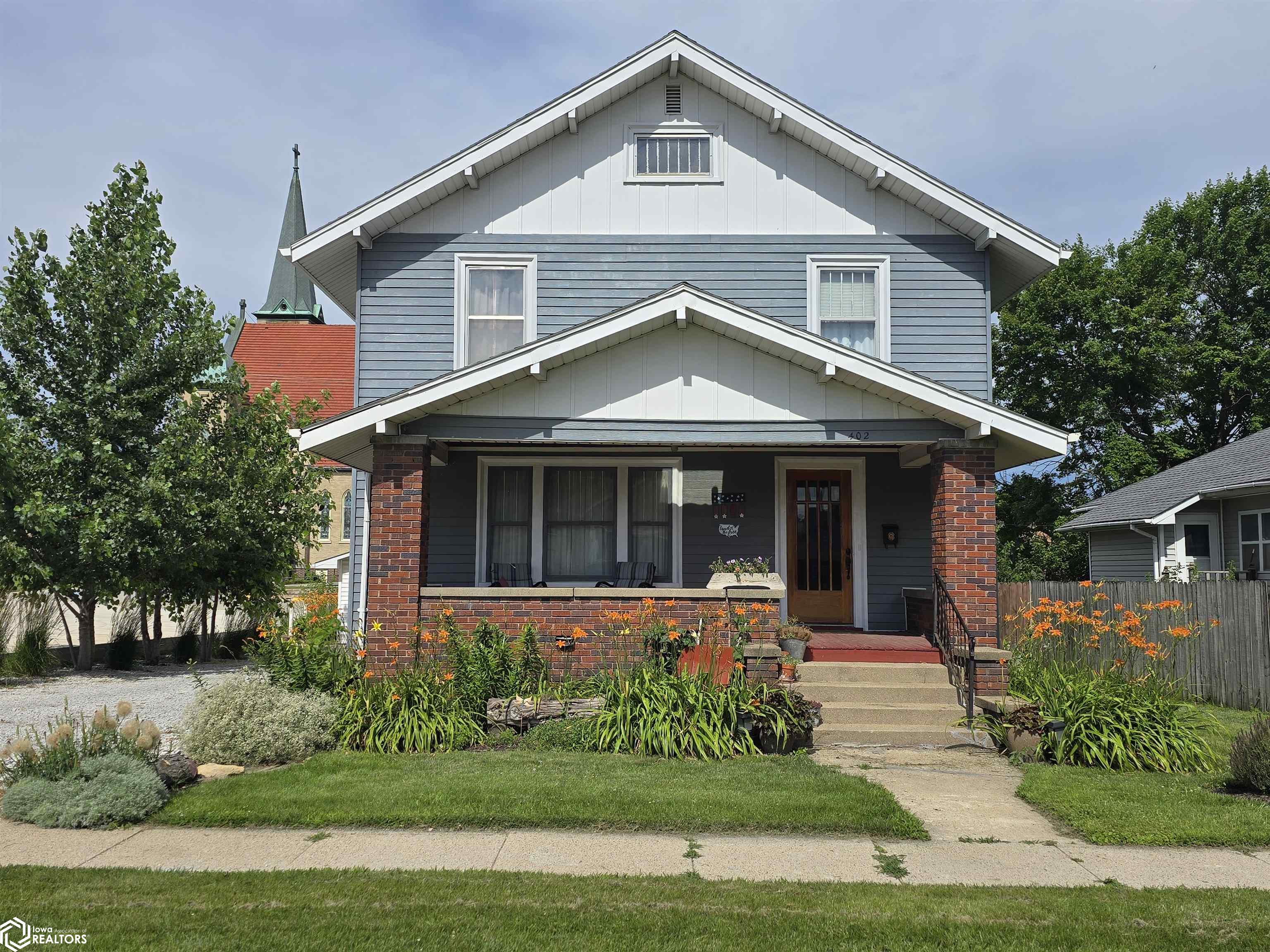 402 N Pine Street, Creston, Iowa image 1