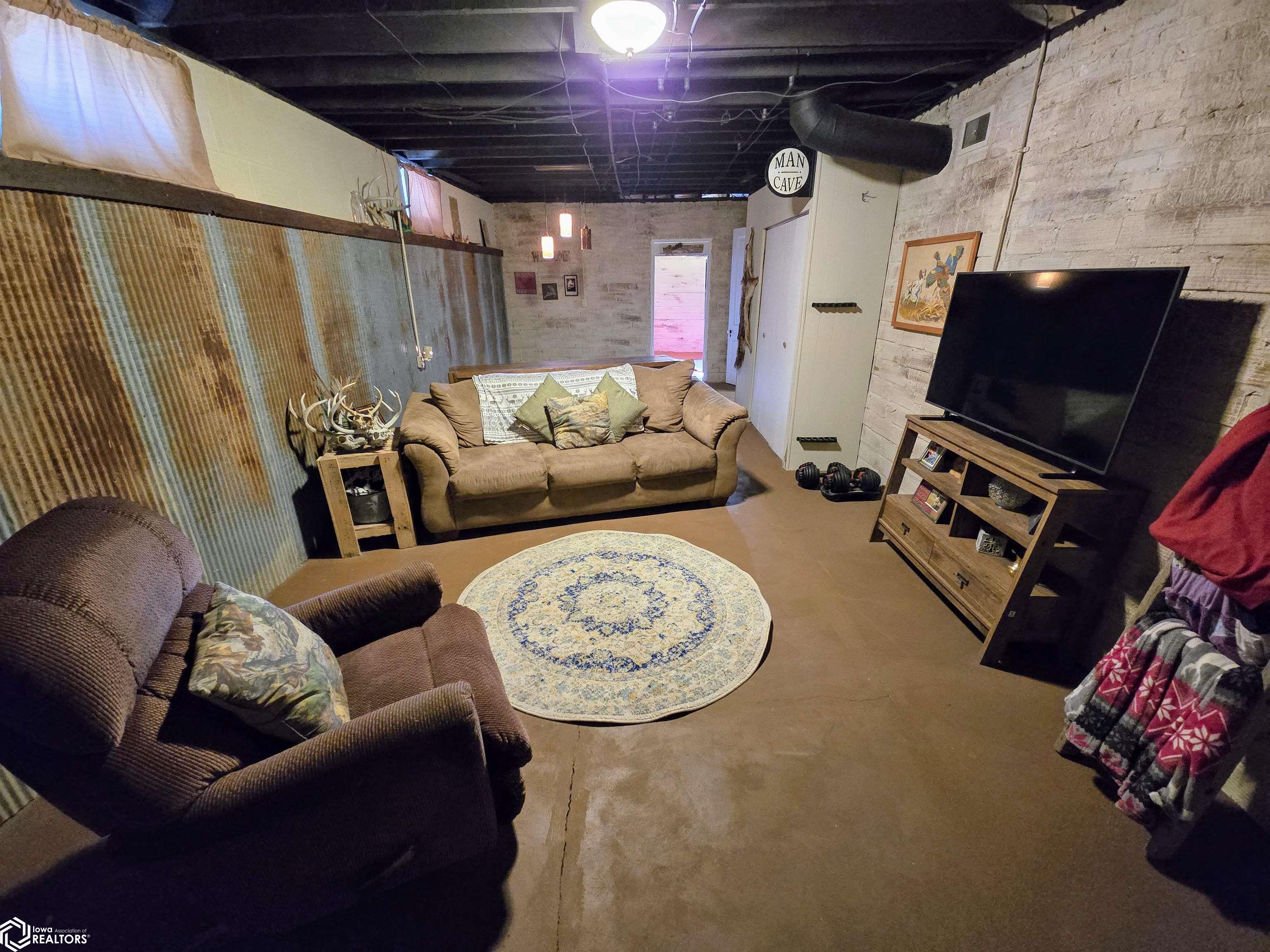 402 N Pine Street, Creston, Iowa image 39