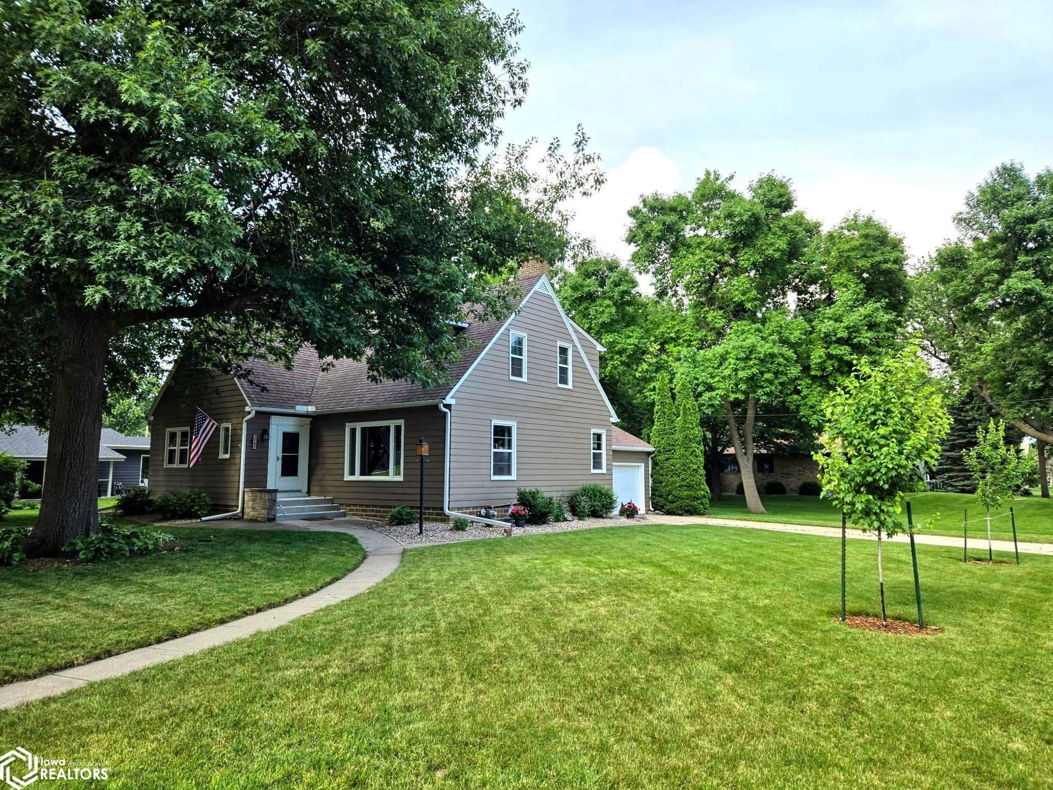 2807 5th Street, Emmetsburg, Iowa image 1
