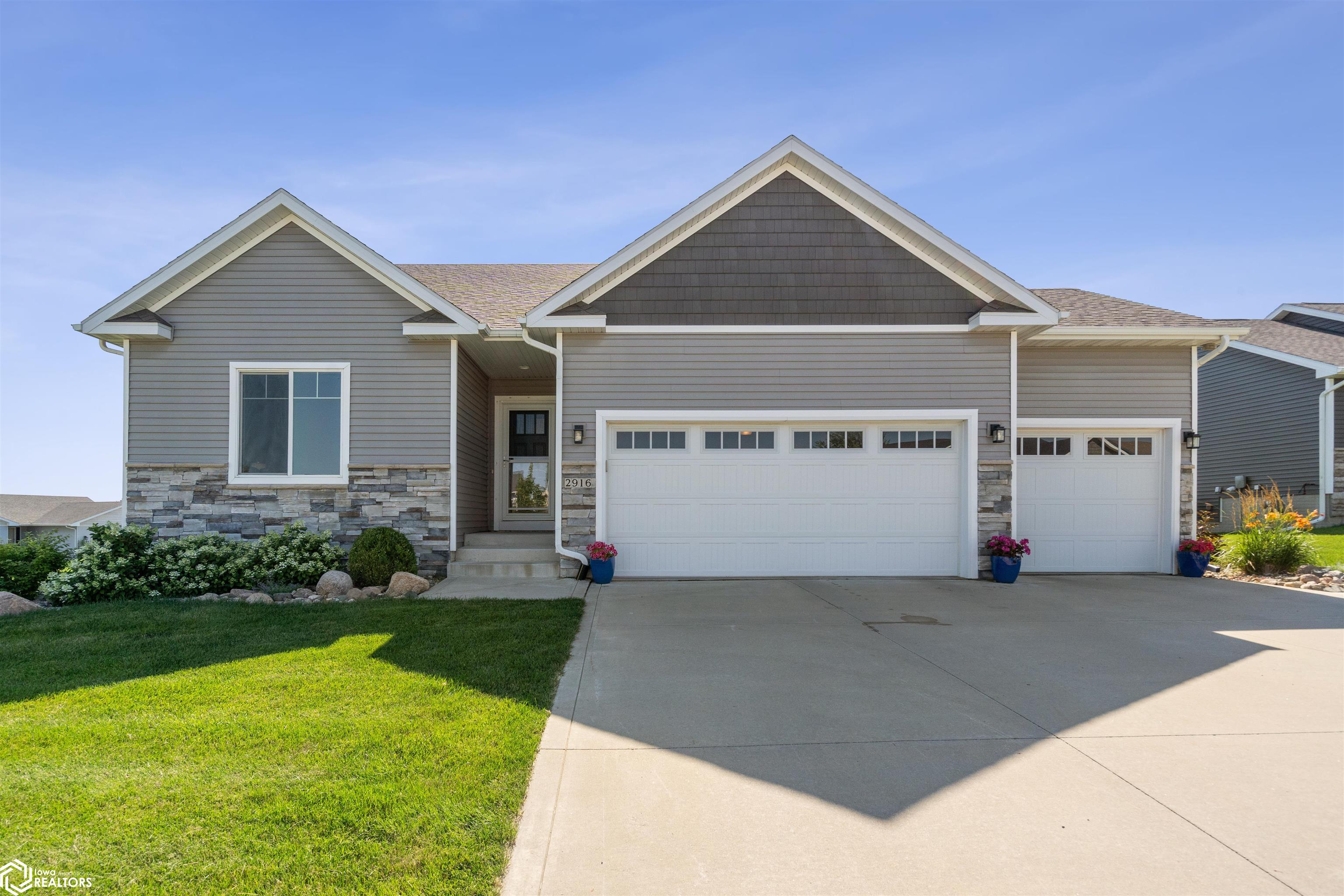 2916 Jackie Terrace, Marshalltown, Iowa image 1