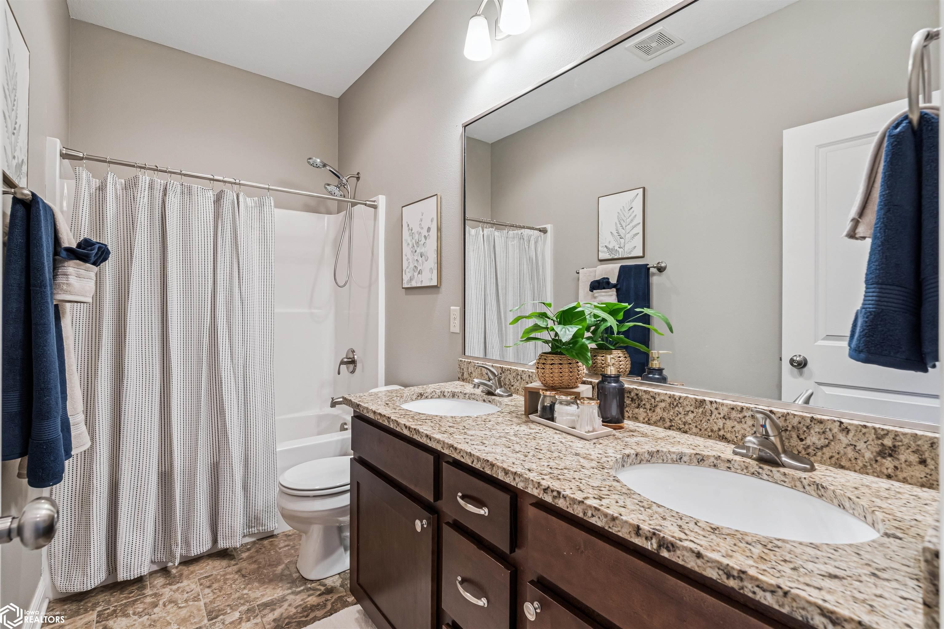 2916 Jackie Terrace, Marshalltown, Iowa image 14