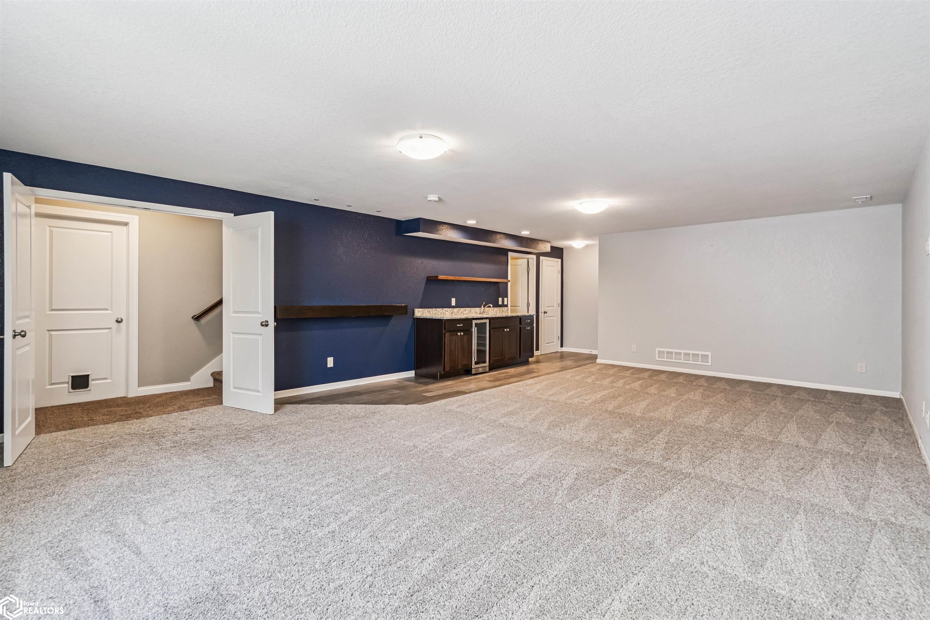 2916 Jackie Terrace, Marshalltown, Iowa image 17