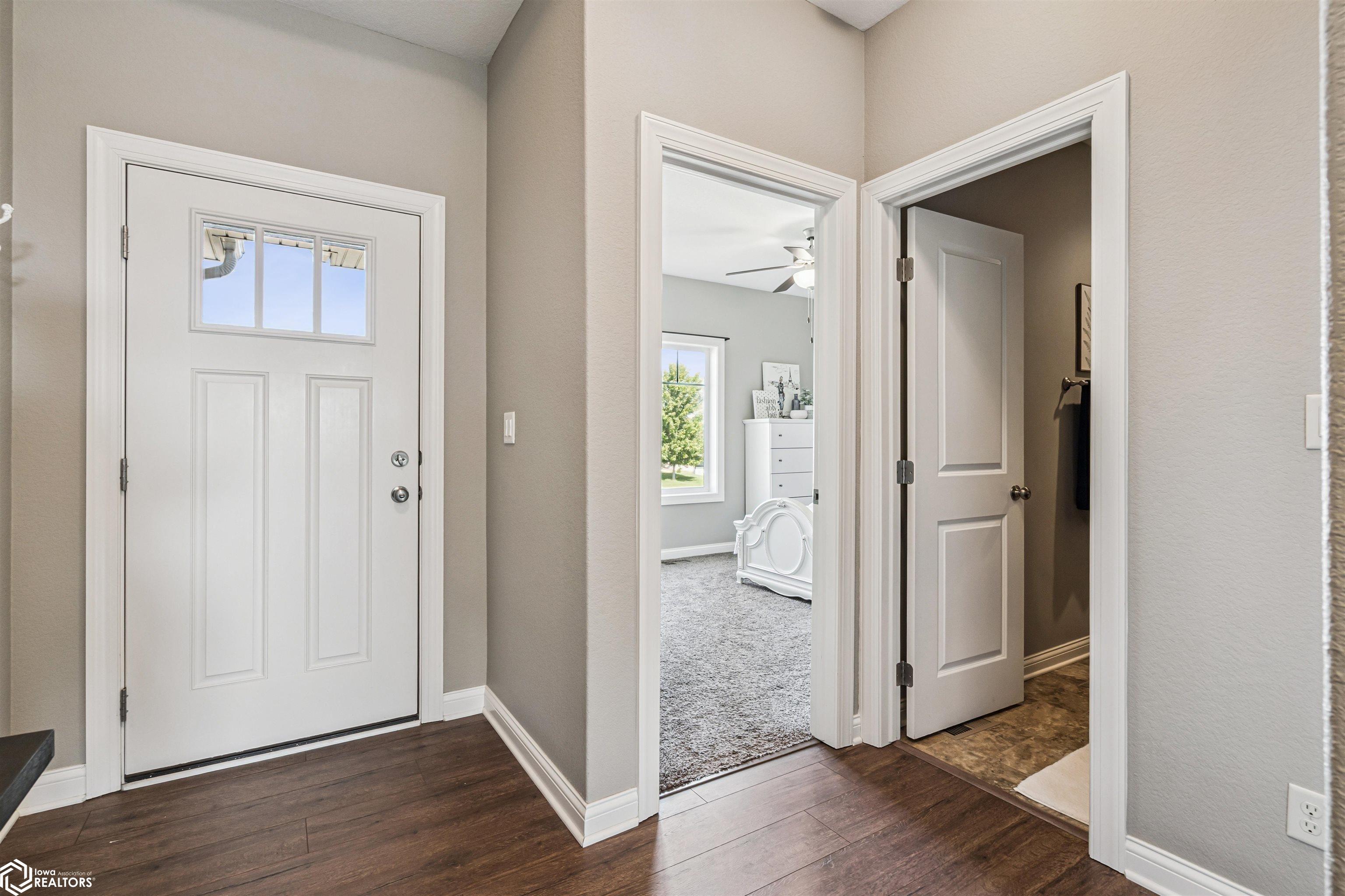 2916 Jackie Terrace, Marshalltown, Iowa image 3