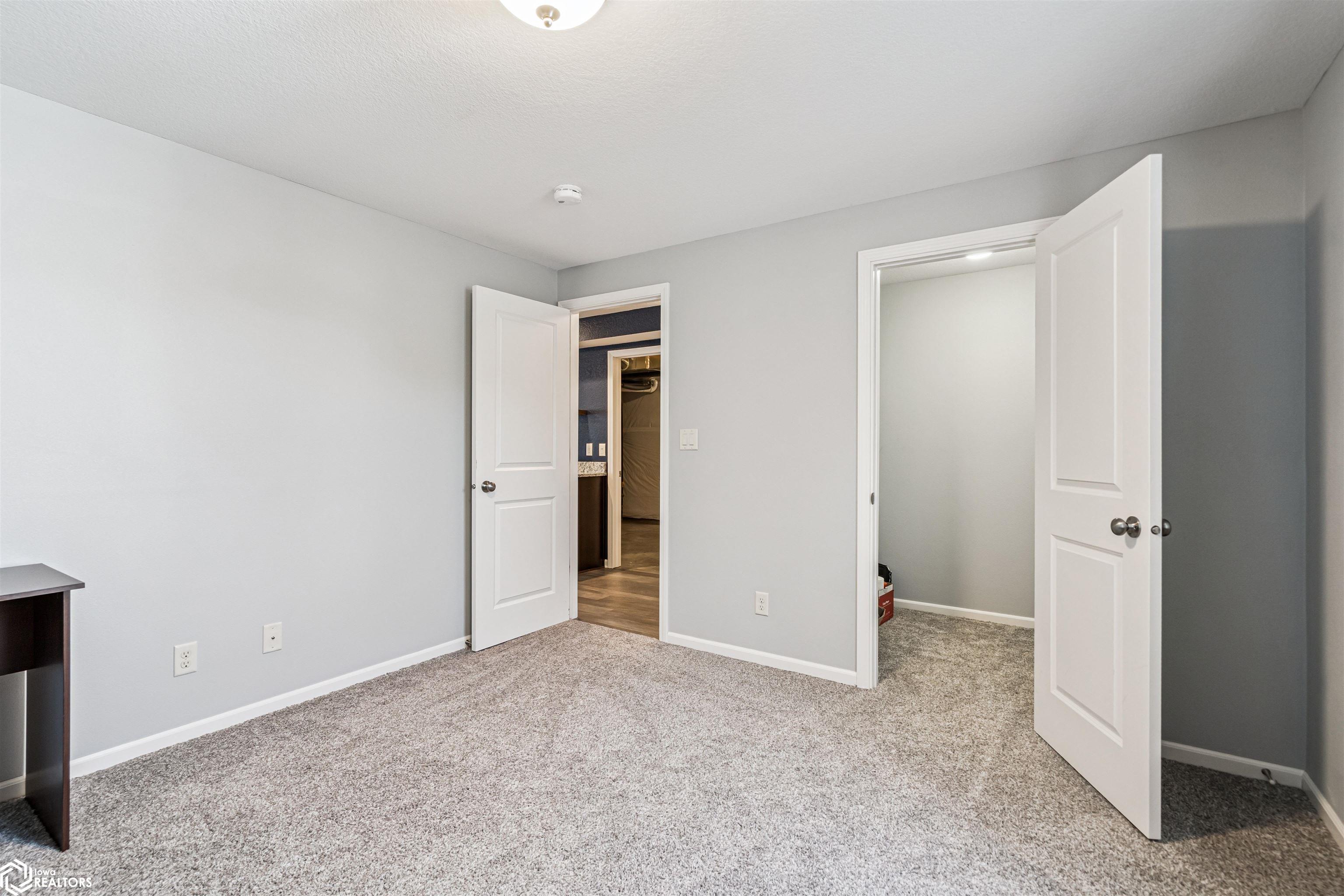 2916 Jackie Terrace, Marshalltown, Iowa image 22