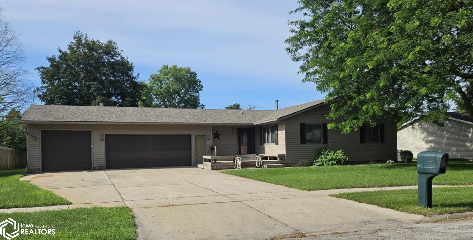 1332 Locust Street, Webster City, Iowa image 1