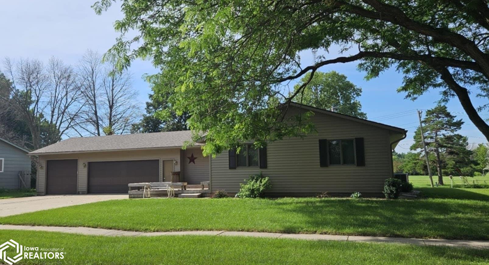 1332 Locust Street, Webster City, Iowa image 2