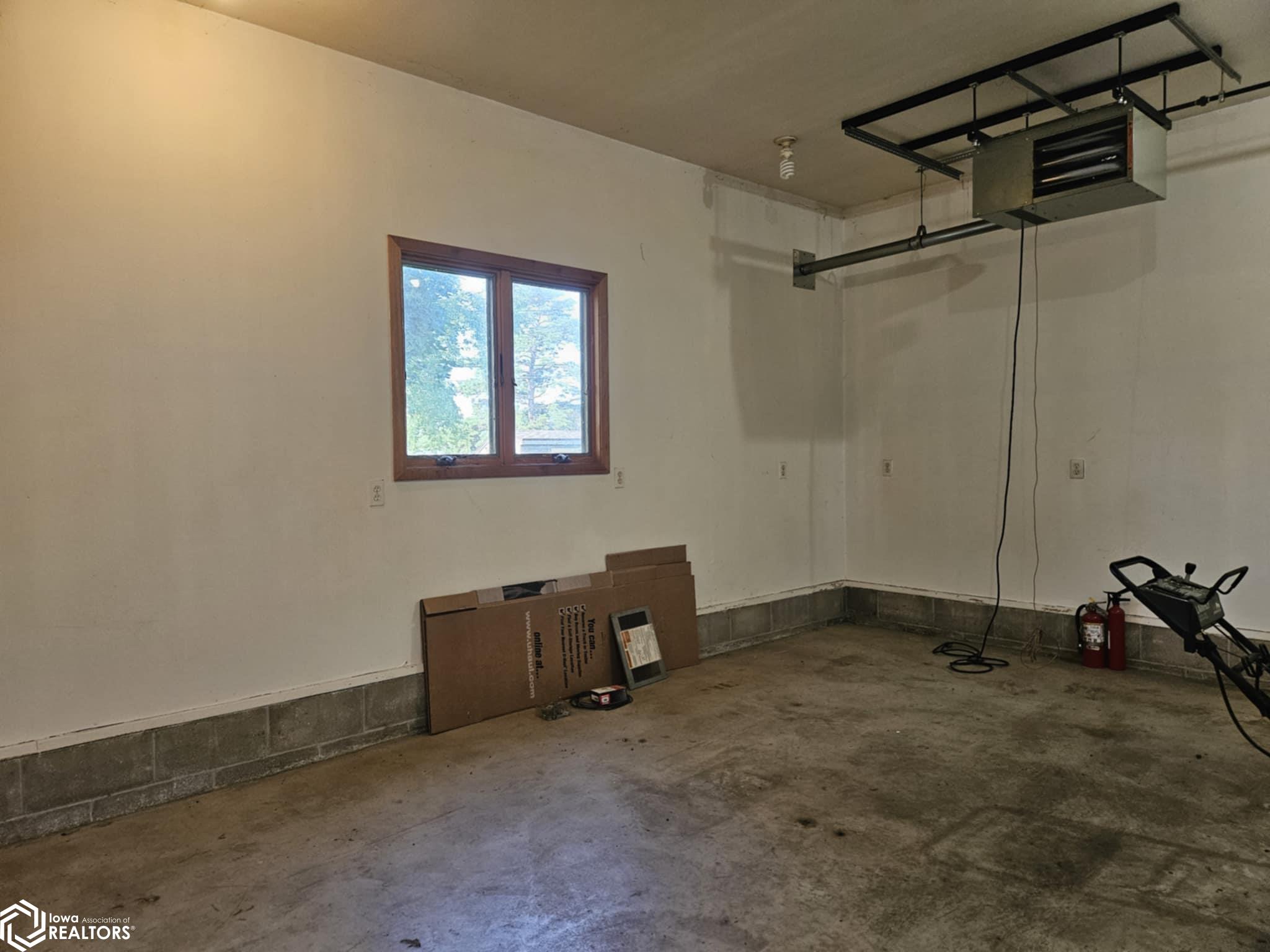 1332 Locust Street, Webster City, Iowa image 32