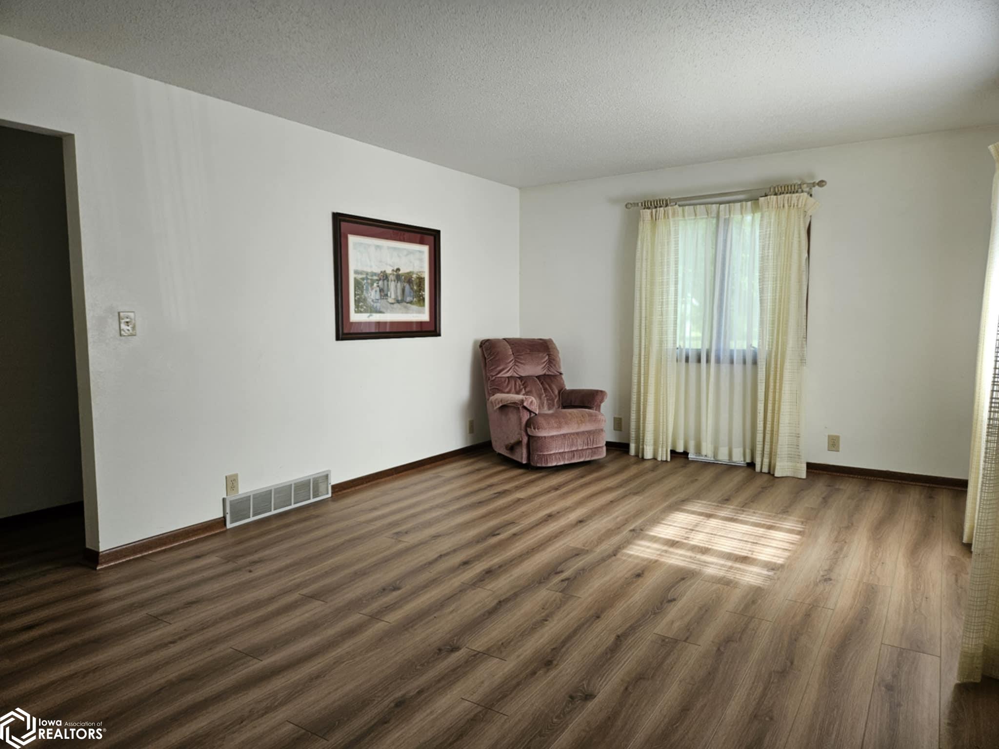 1332 Locust Street, Webster City, Iowa image 9