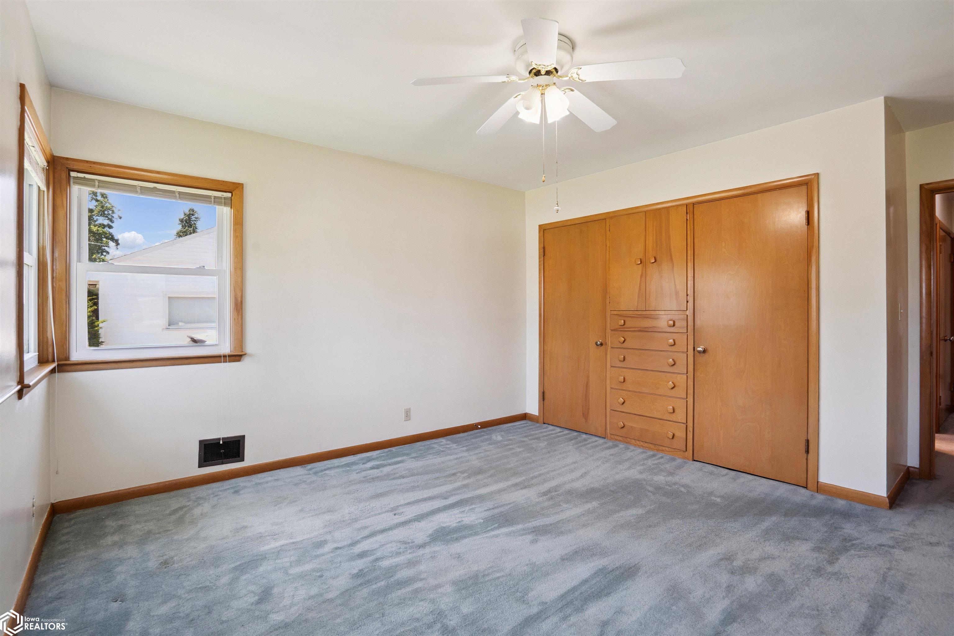 401 Edgeland Drive, Marshalltown, Iowa image 18