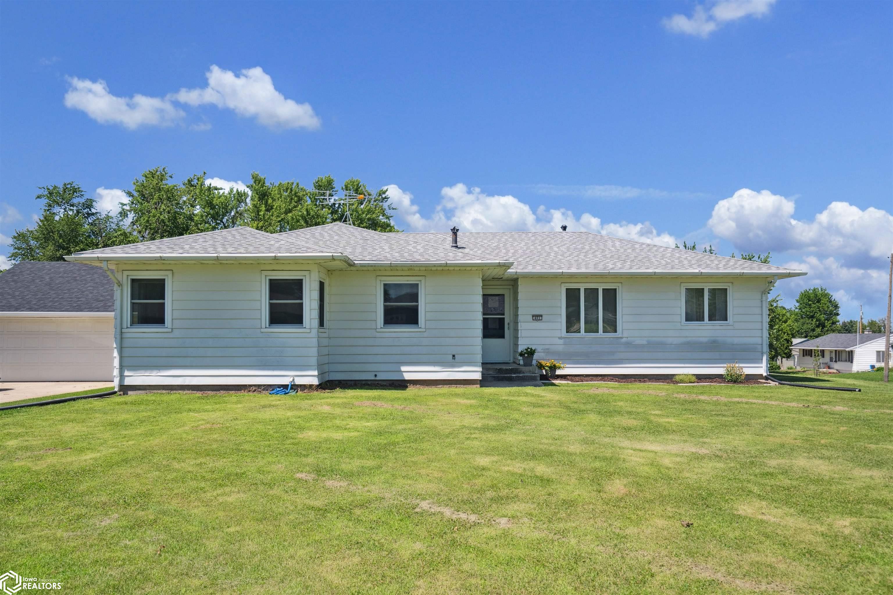 401 Edgeland Drive, Marshalltown, Iowa image 3