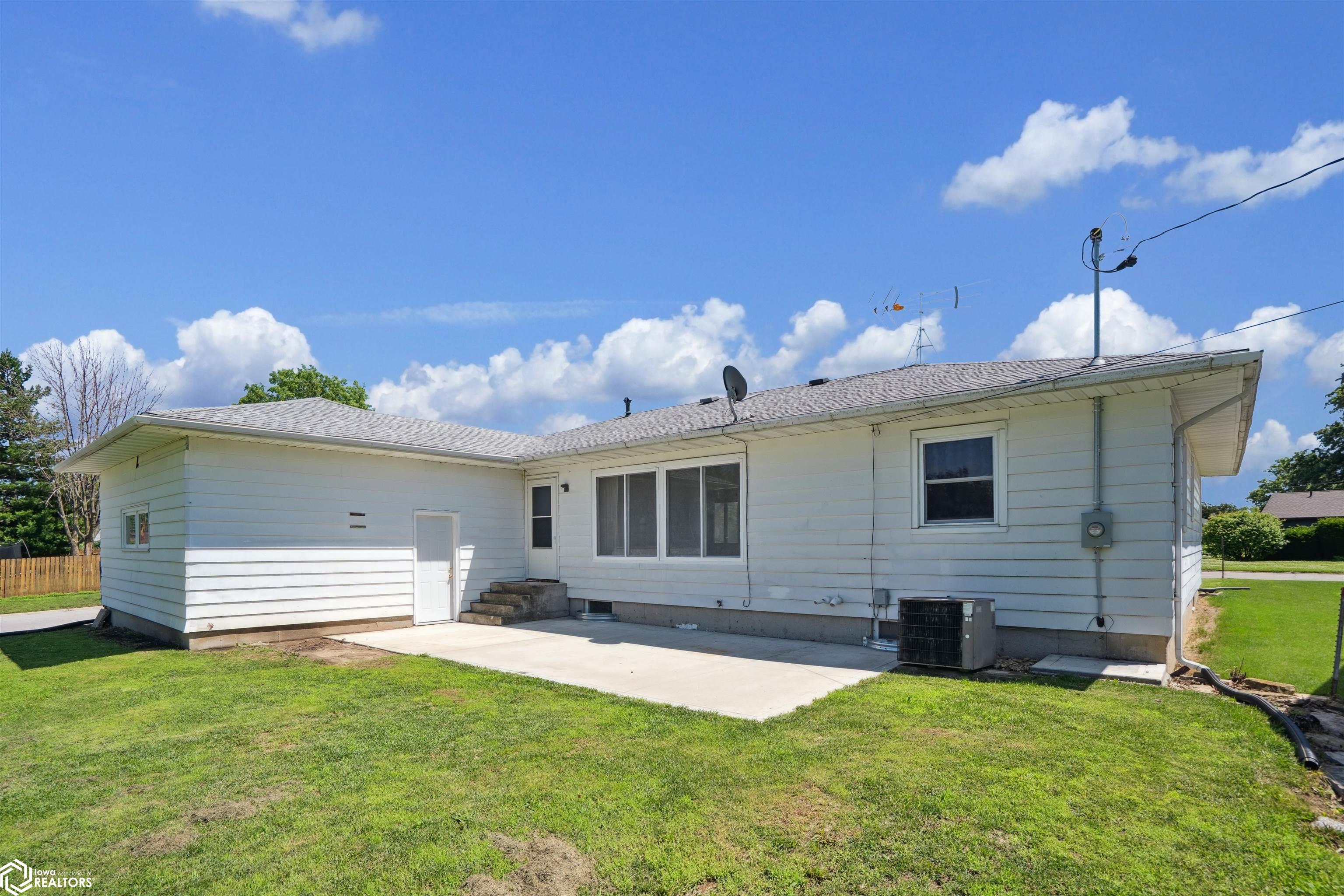401 Edgeland Drive, Marshalltown, Iowa image 23
