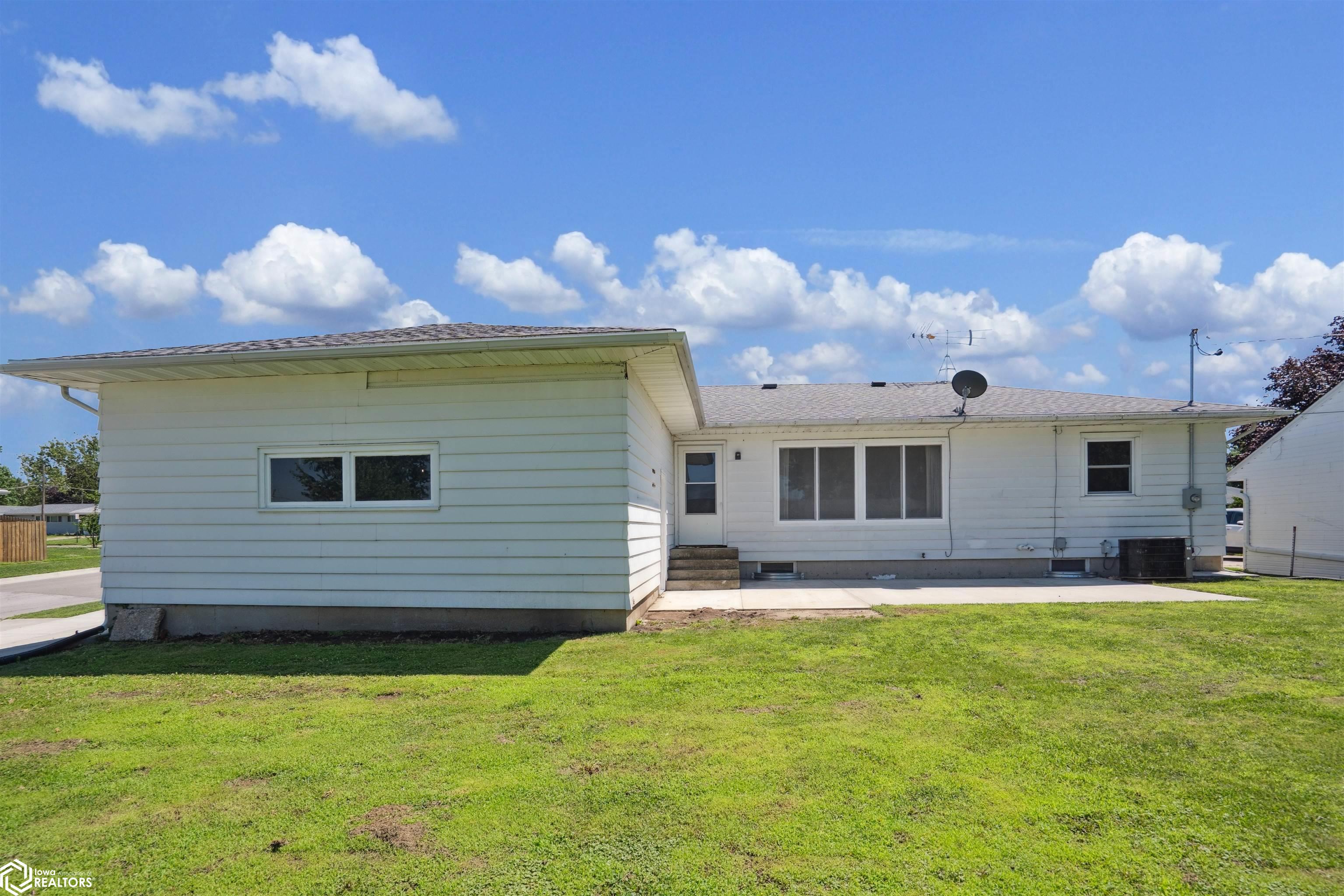 401 Edgeland Drive, Marshalltown, Iowa image 24