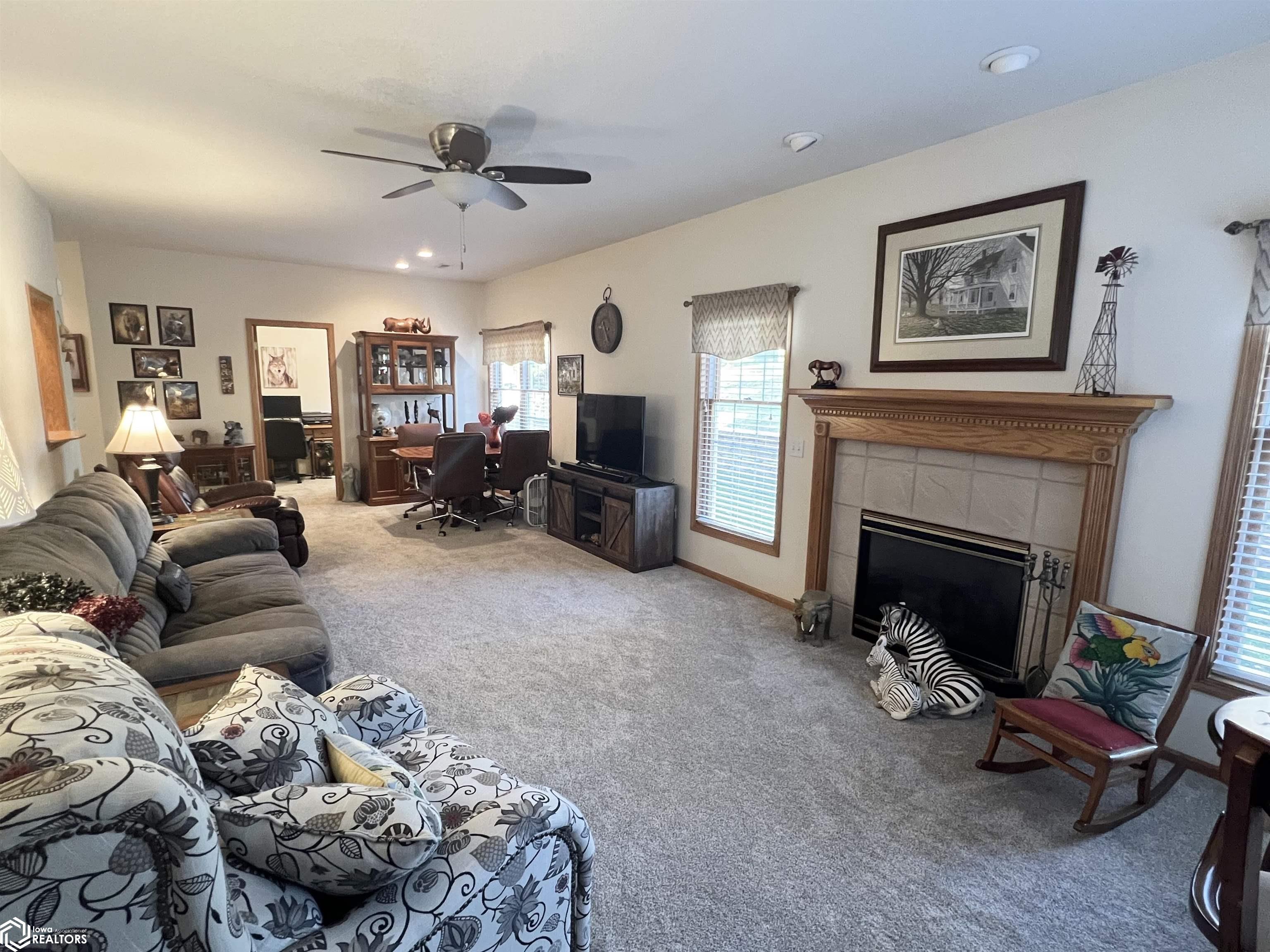 8 Chancery Court, Newton, Iowa image 6