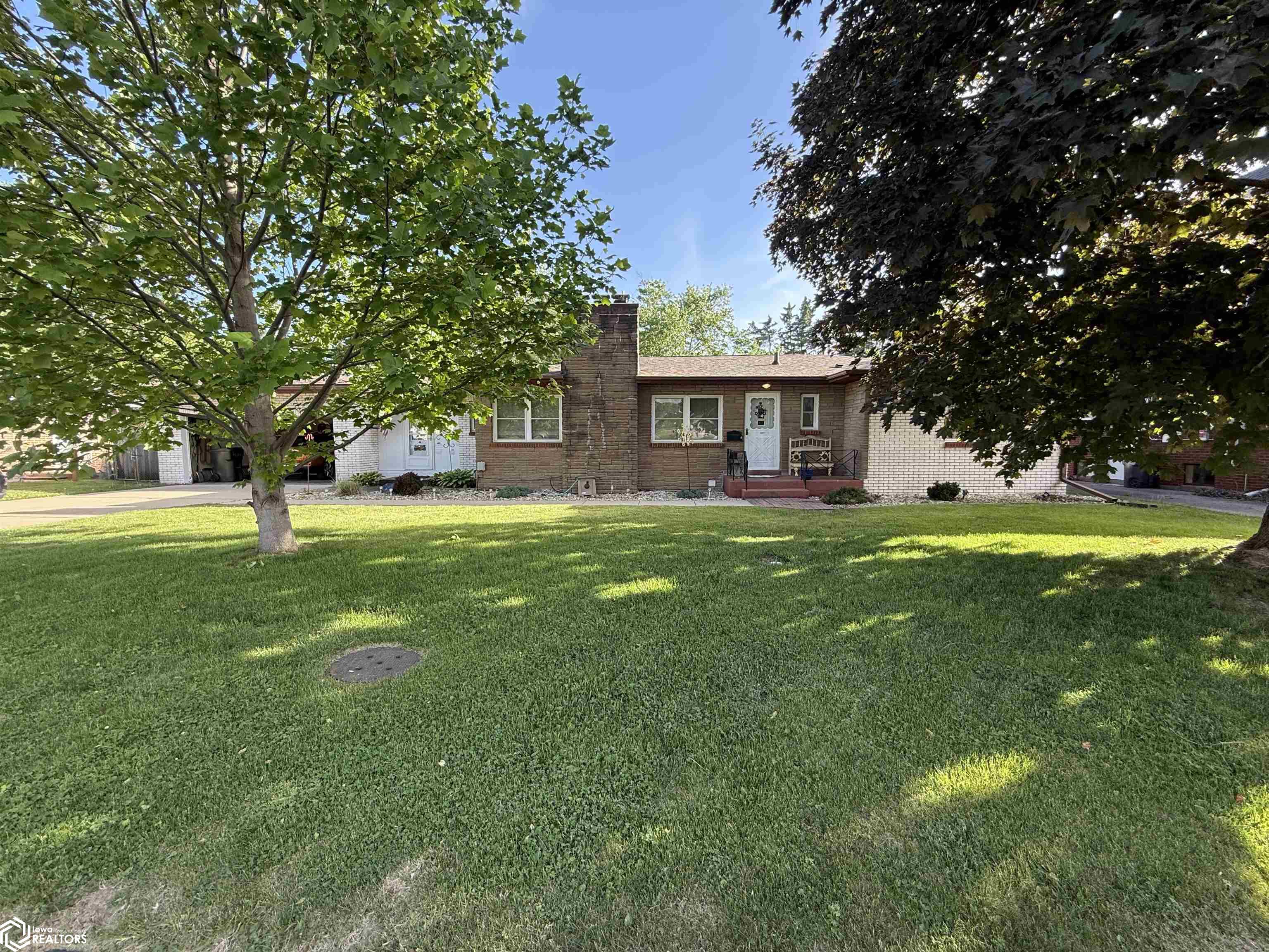 2025 Sunnyside Avenue, Burlington, Iowa image 2
