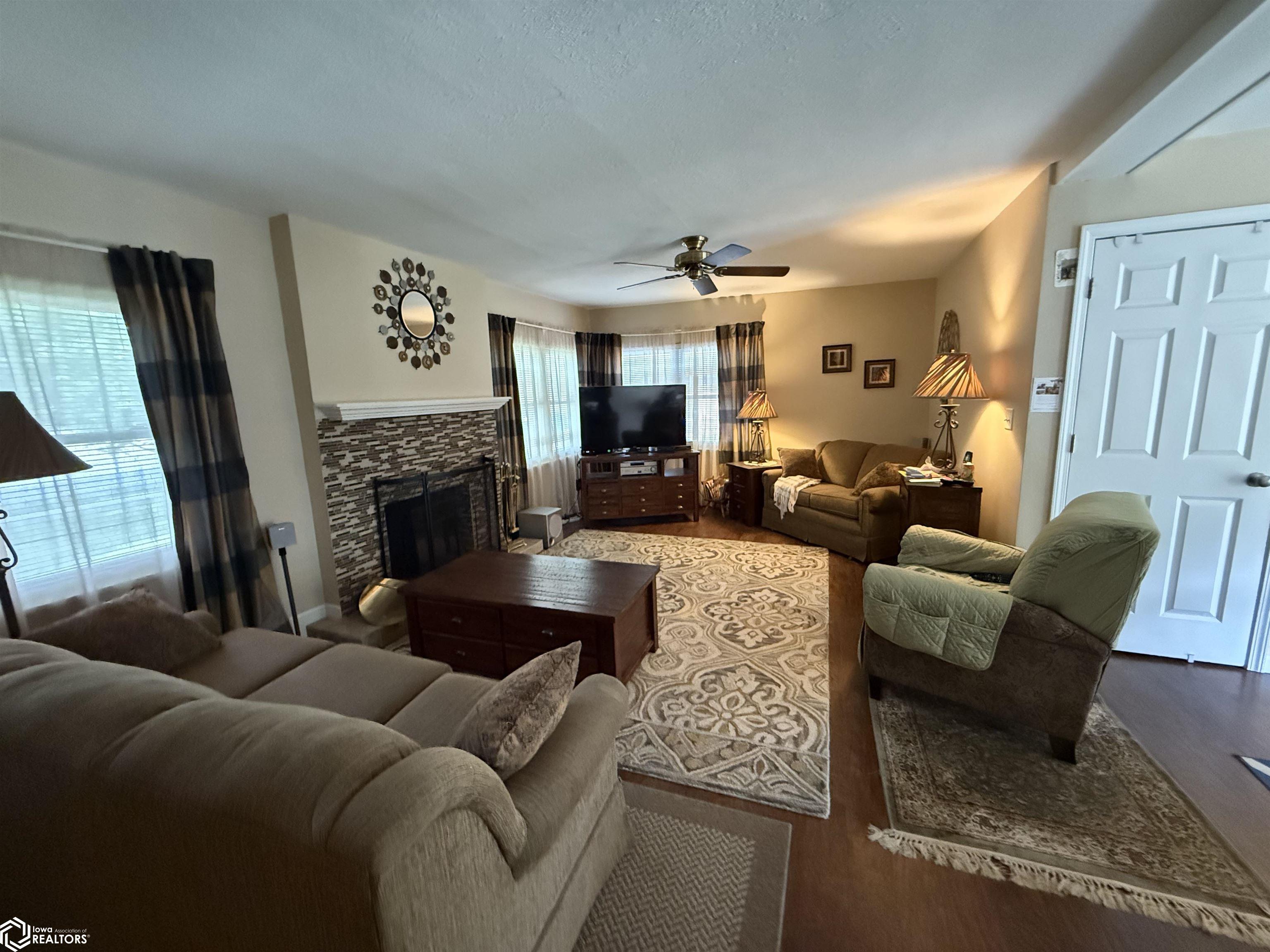 2025 Sunnyside Avenue, Burlington, Iowa image 4