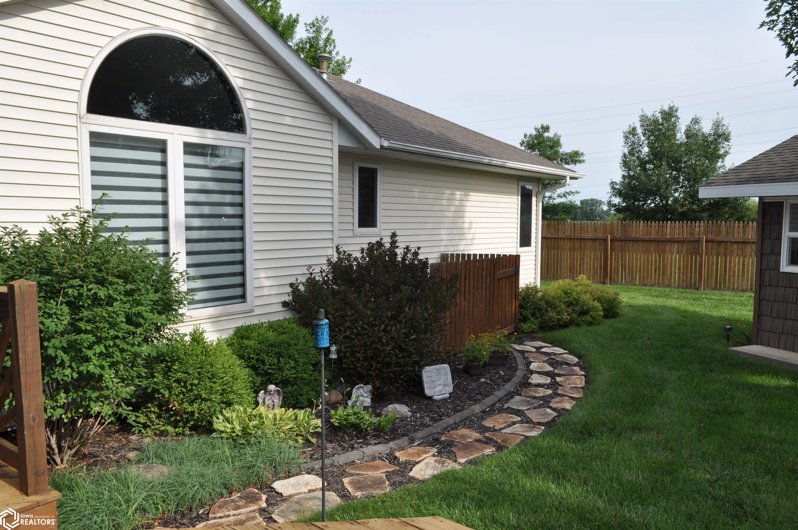1708 Oakwood Drive, Carroll, Iowa image 11