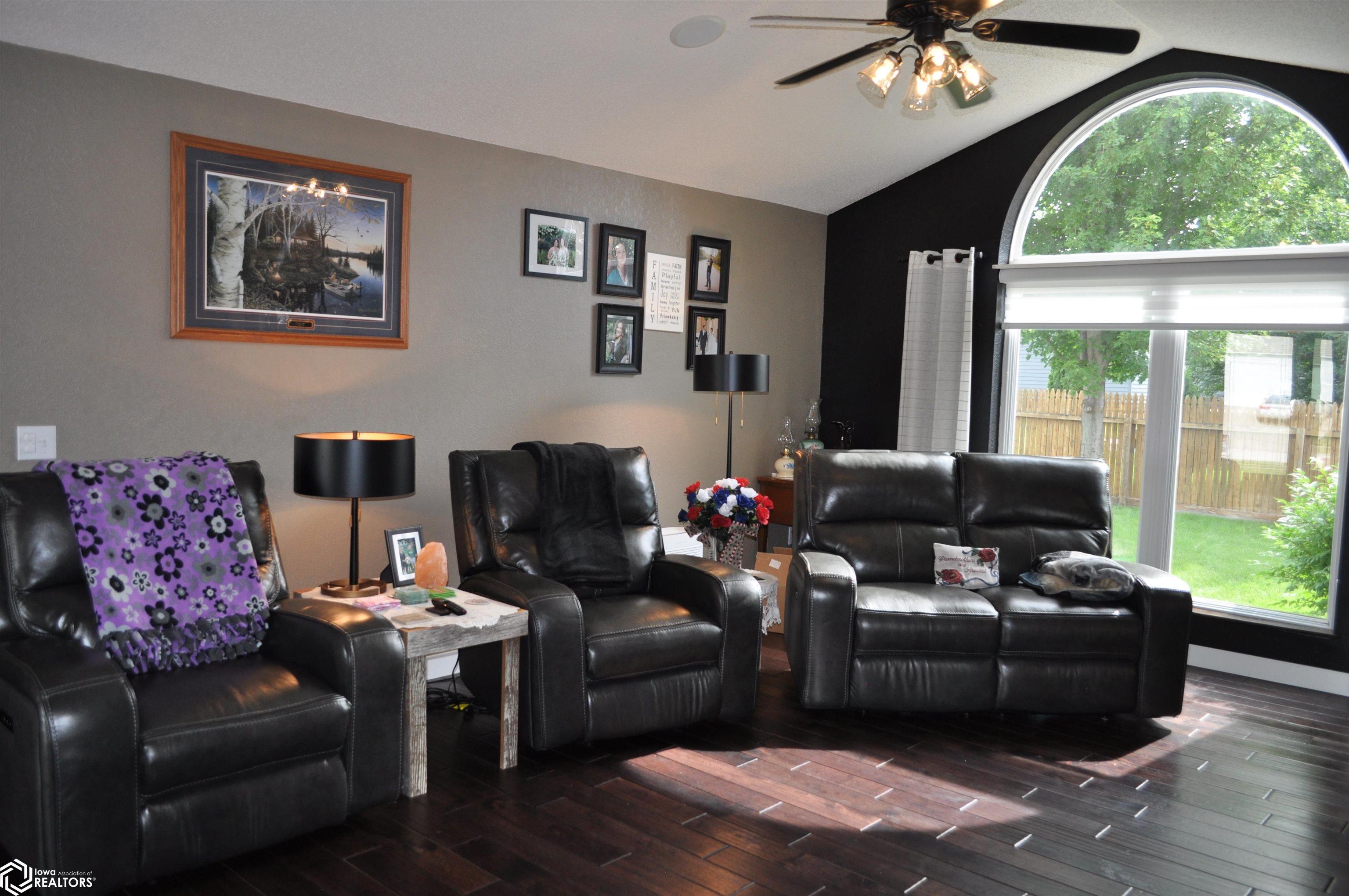 1708 Oakwood Drive, Carroll, Iowa image 24