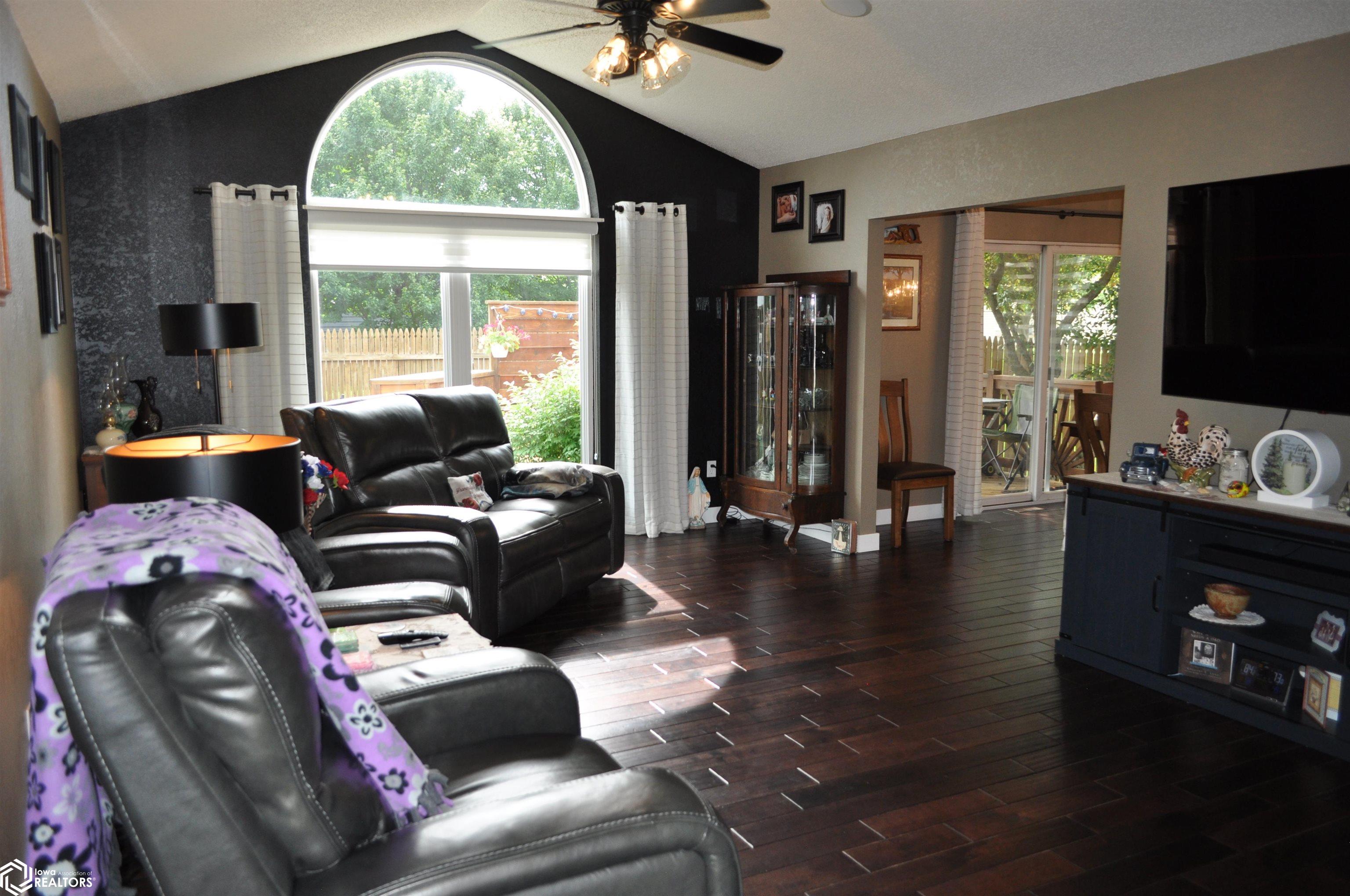 1708 Oakwood Drive, Carroll, Iowa image 25