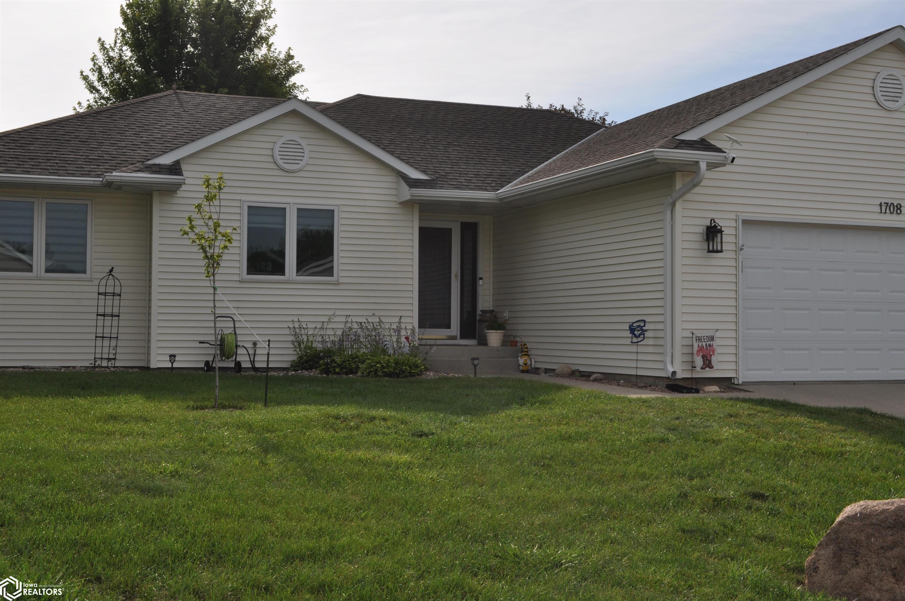 1708 Oakwood Drive, Carroll, Iowa image 6