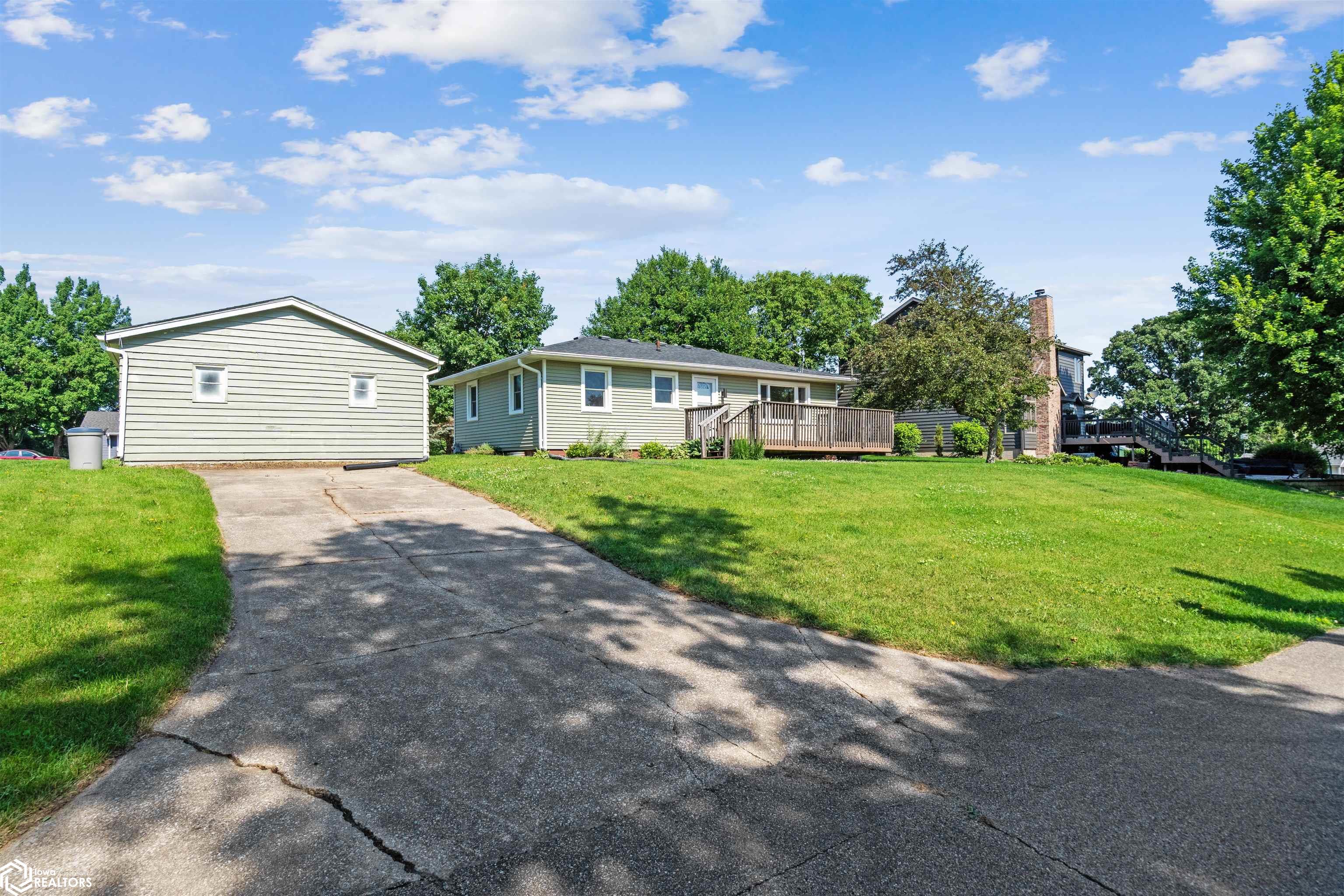 1708 Robertson Drive, Marshalltown, Iowa image 21