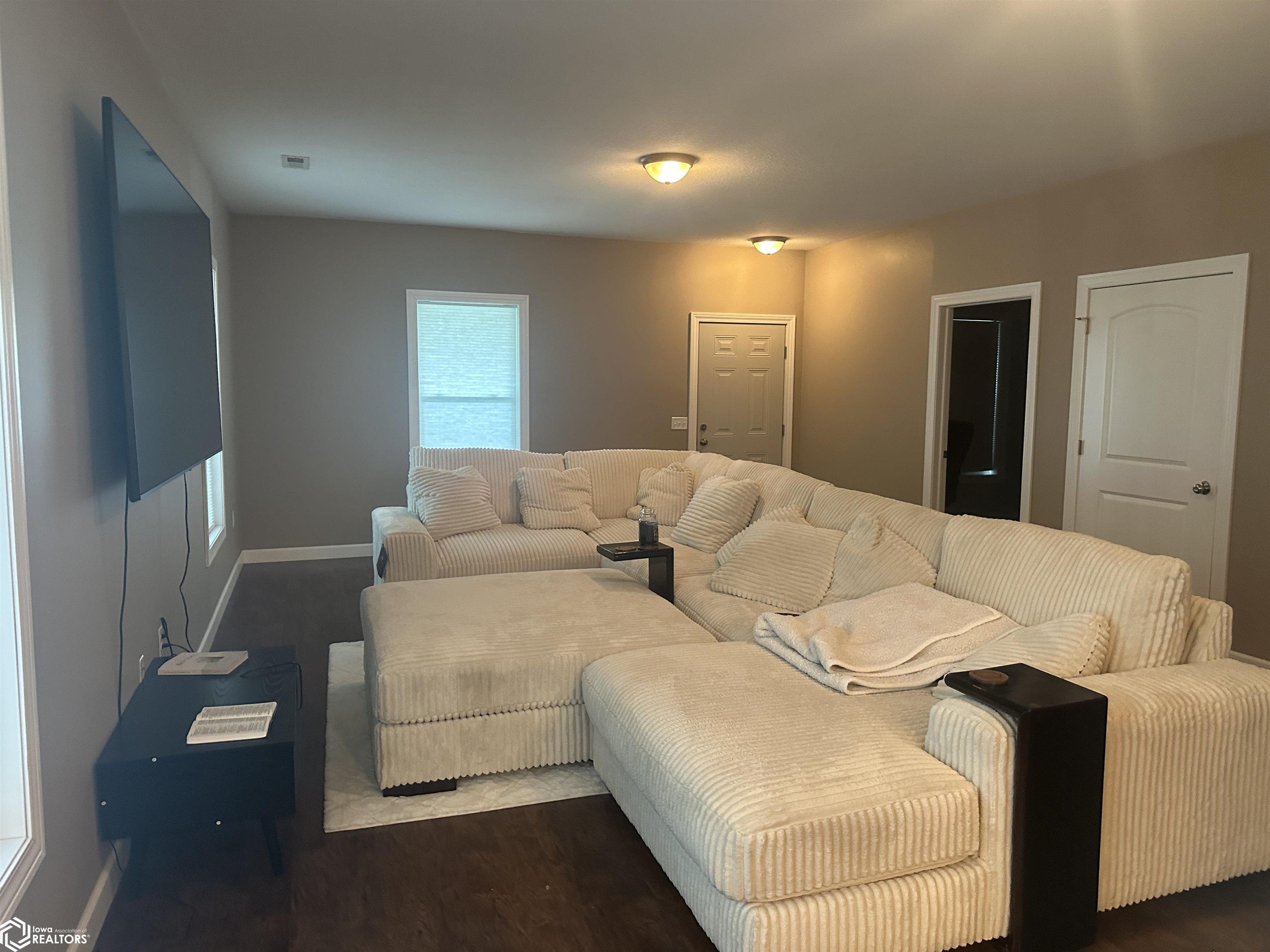 1400 S 13th Street, Burlington, Iowa image 3