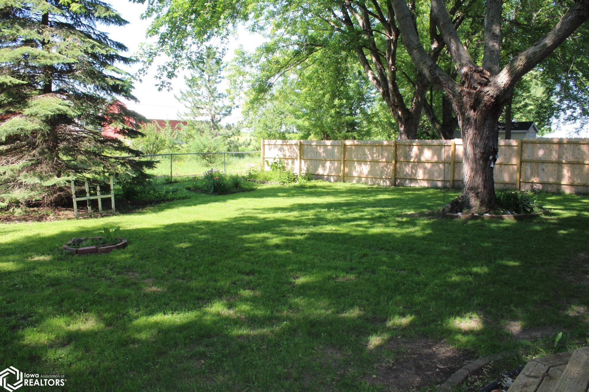 110 Indian Avenue, Forest City, Iowa image 12