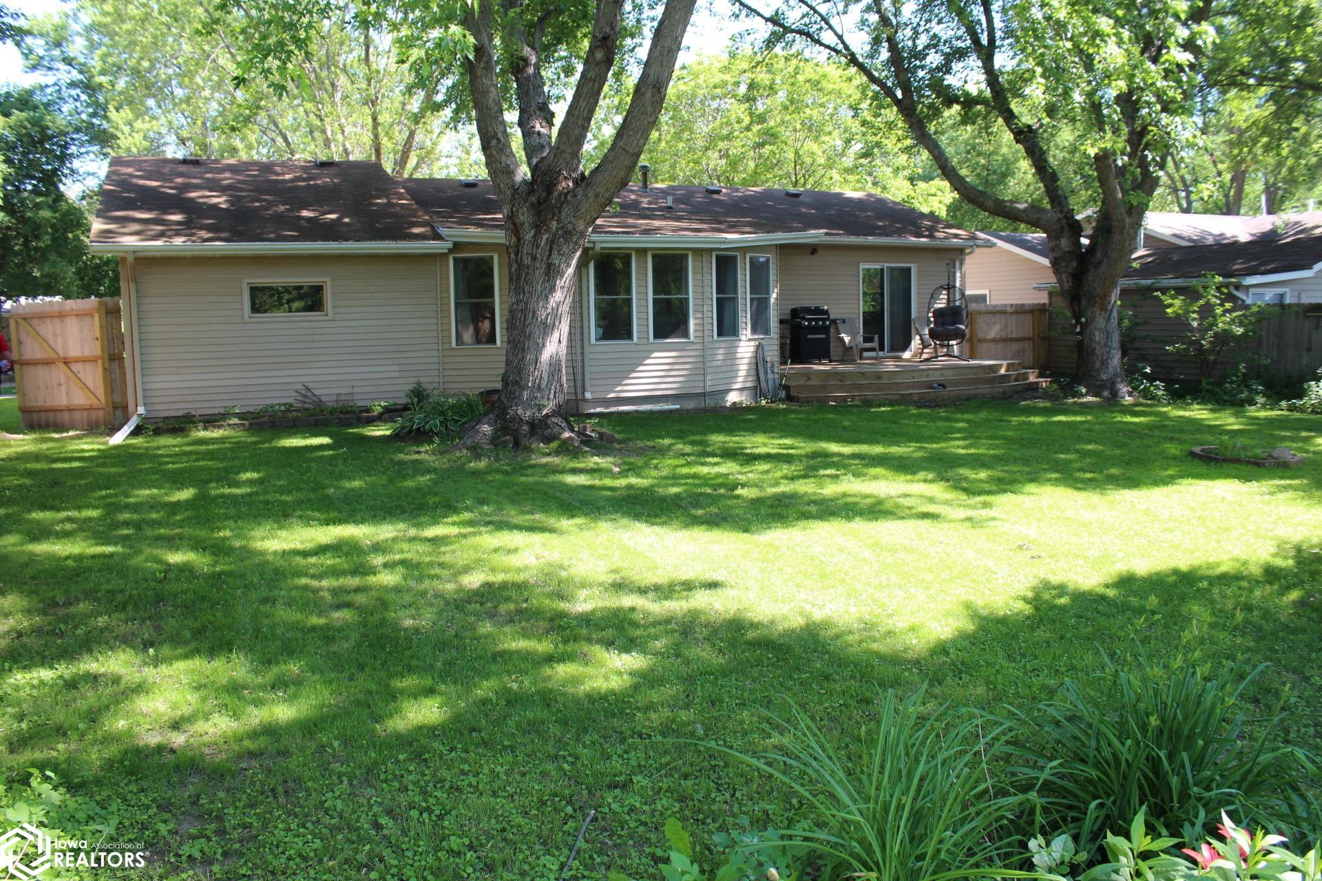 110 Indian Avenue, Forest City, Iowa image 8