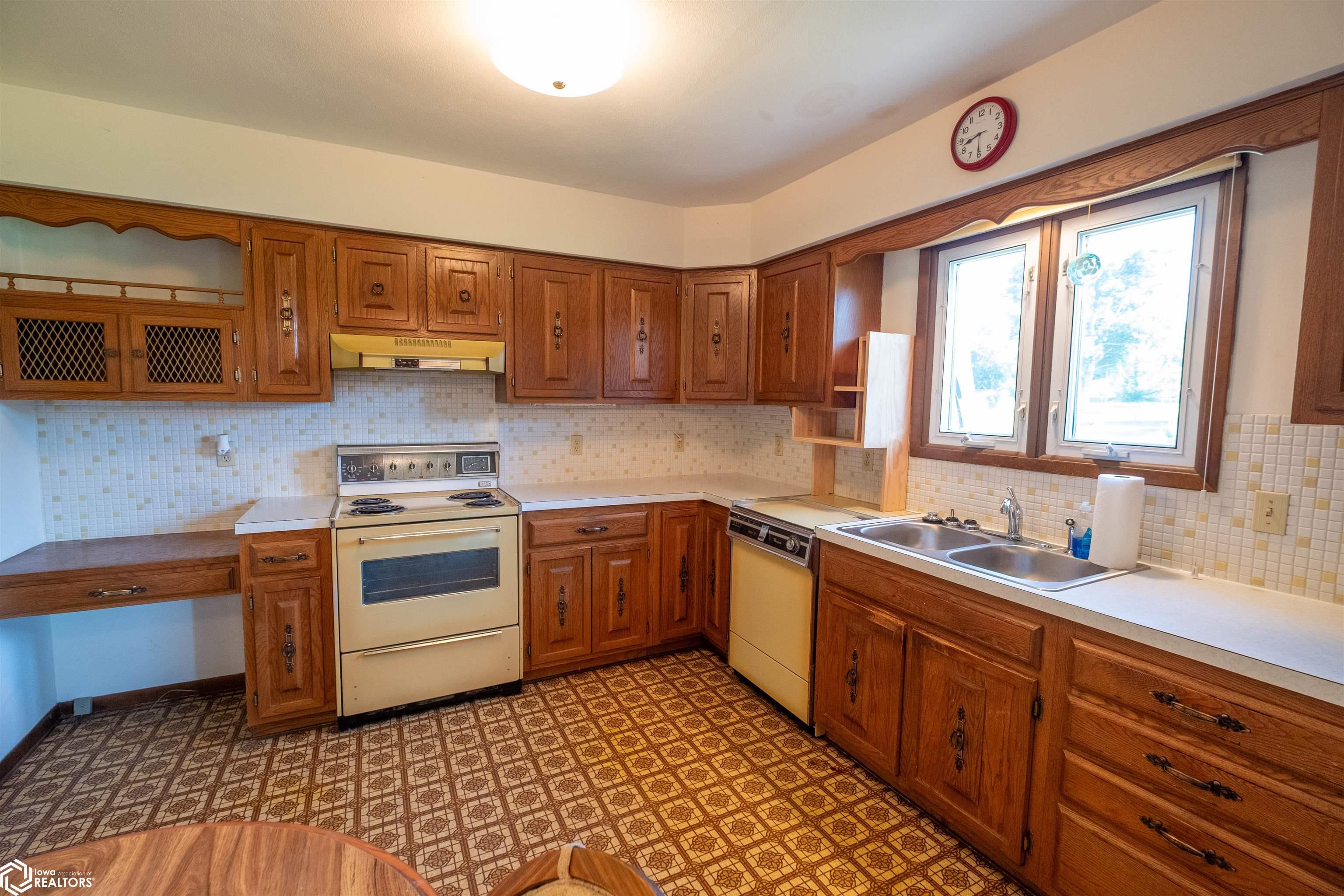 808 Henry Drive, Marshalltown, Iowa image 10