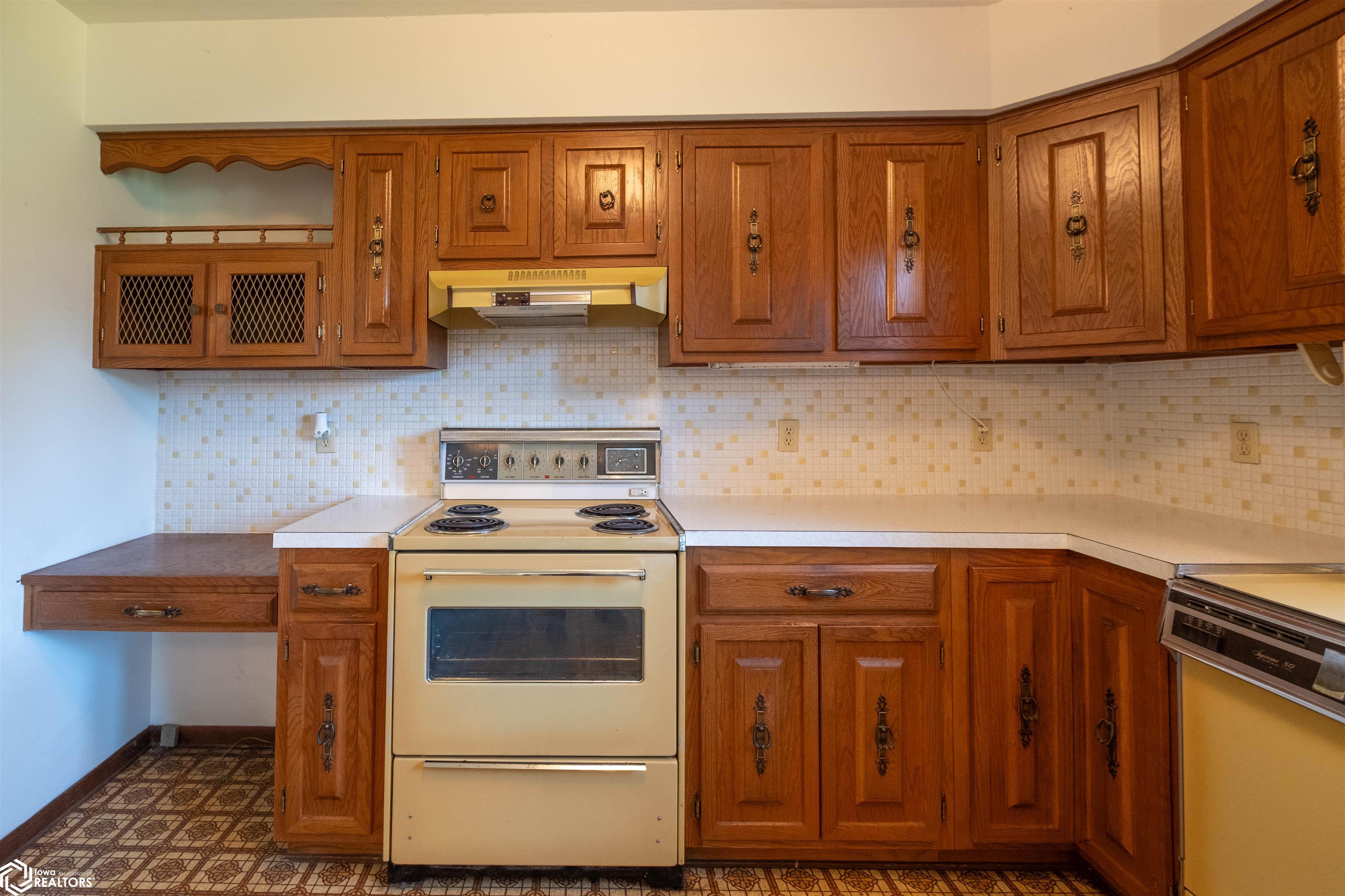 808 Henry Drive, Marshalltown, Iowa image 12