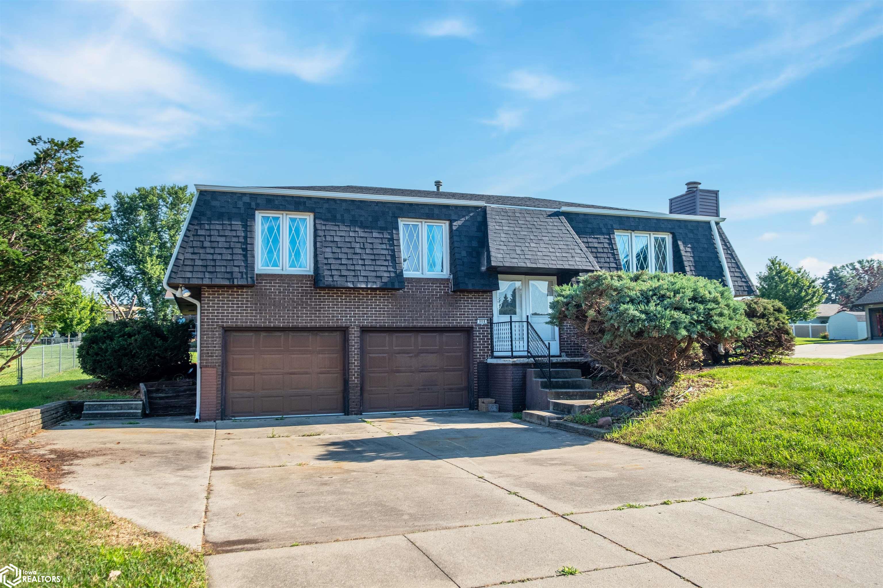 808 Henry Drive, Marshalltown, Iowa image 2