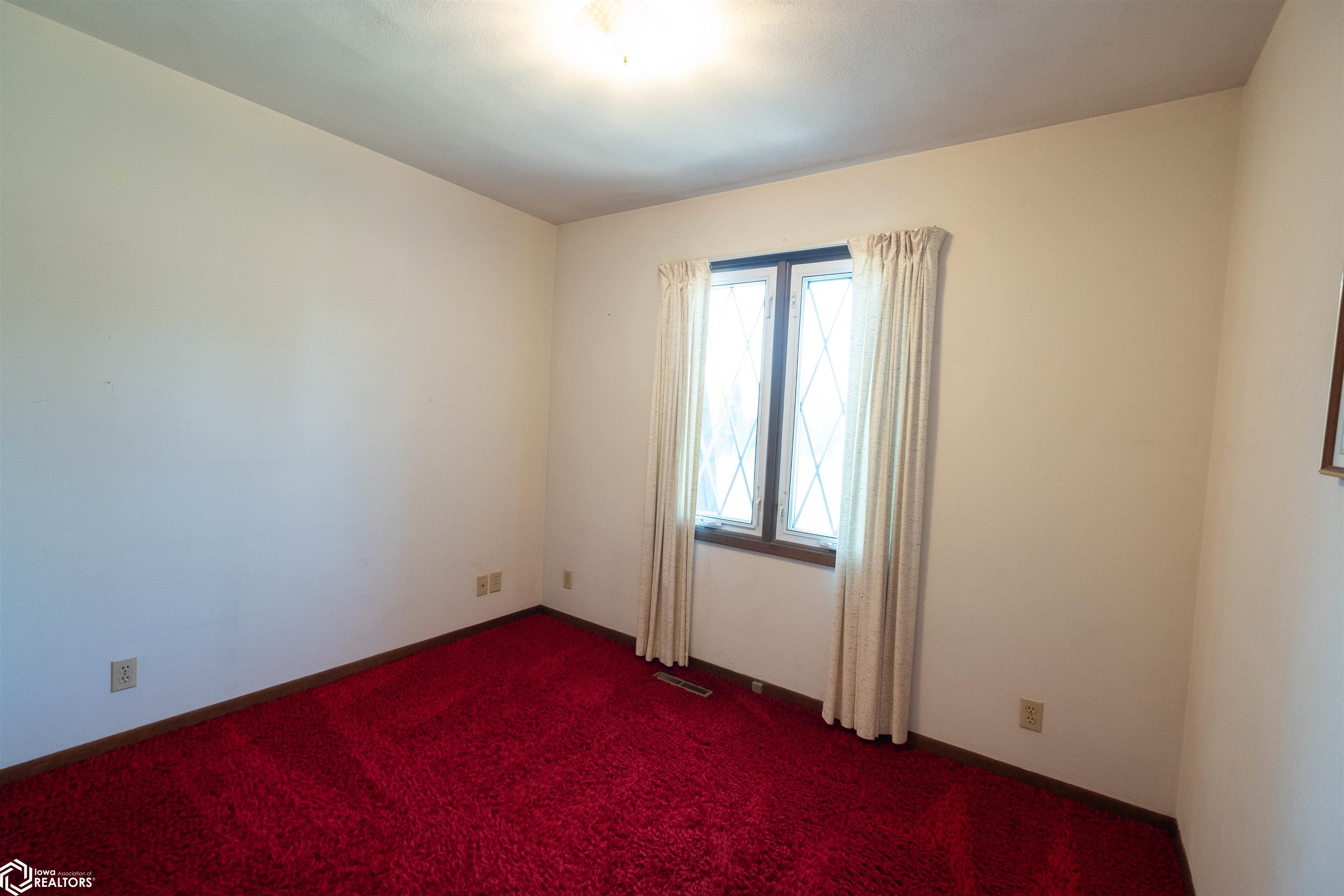 808 Henry Drive, Marshalltown, Iowa image 17