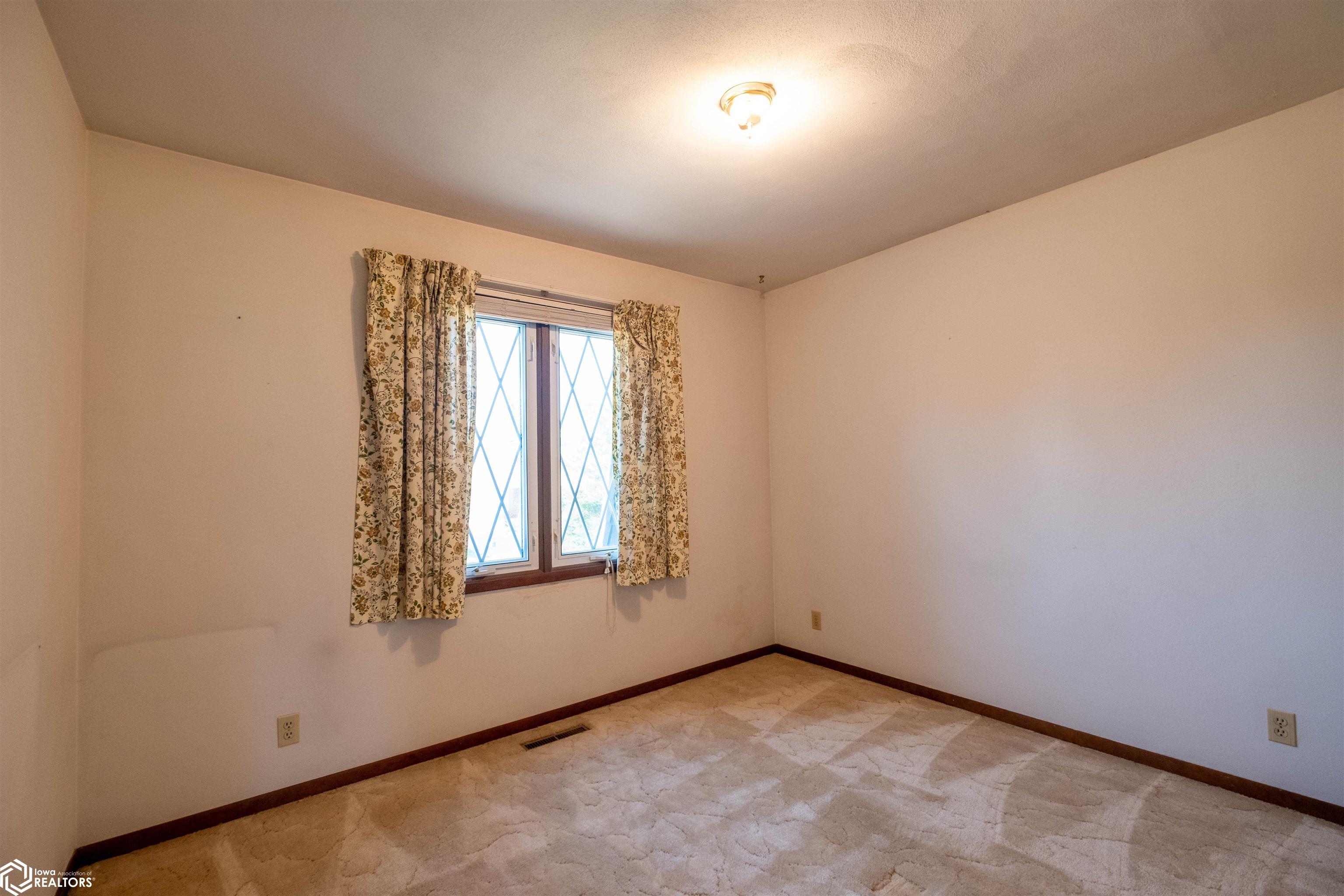 808 Henry Drive, Marshalltown, Iowa image 19