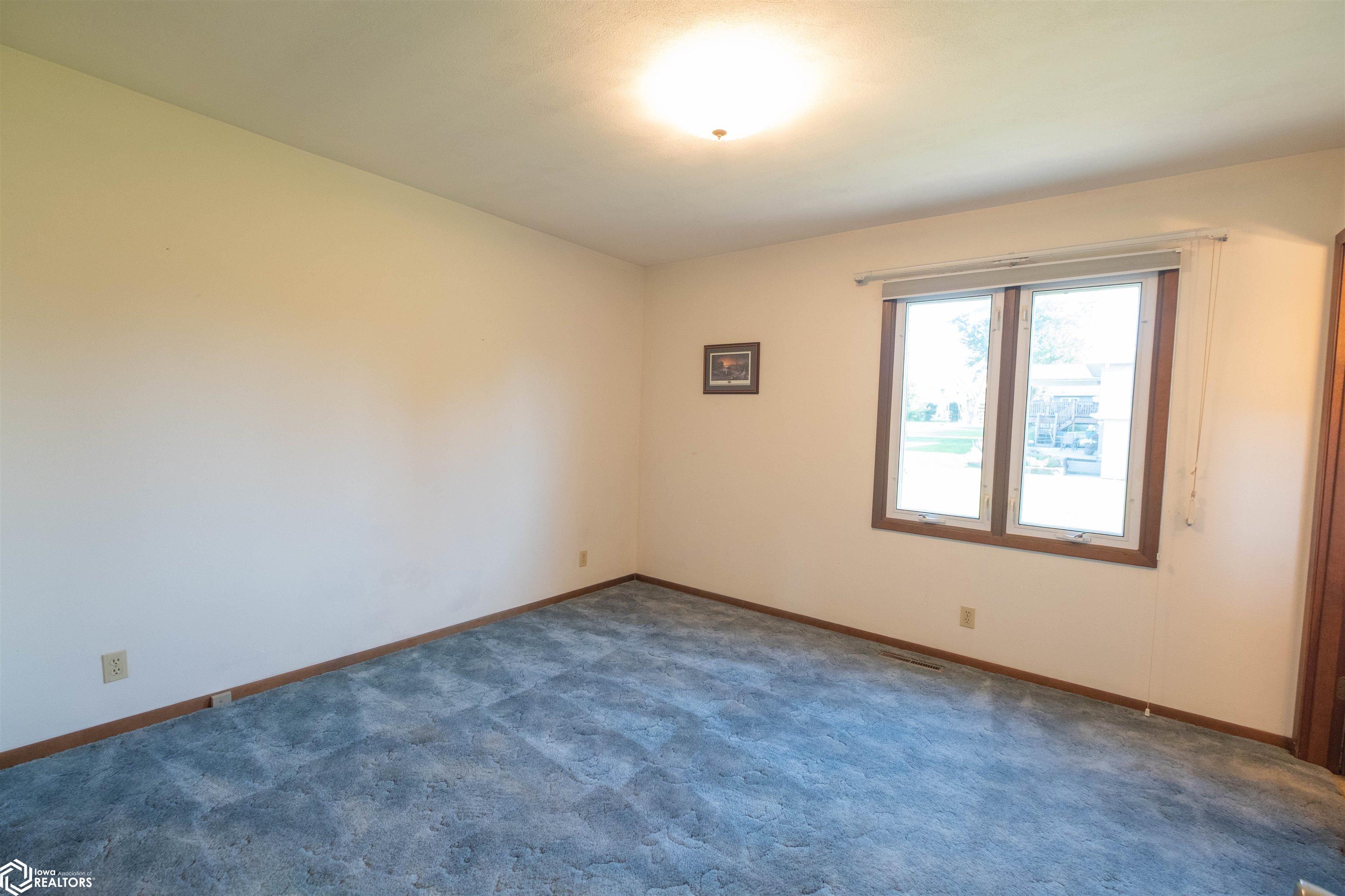 808 Henry Drive, Marshalltown, Iowa image 21