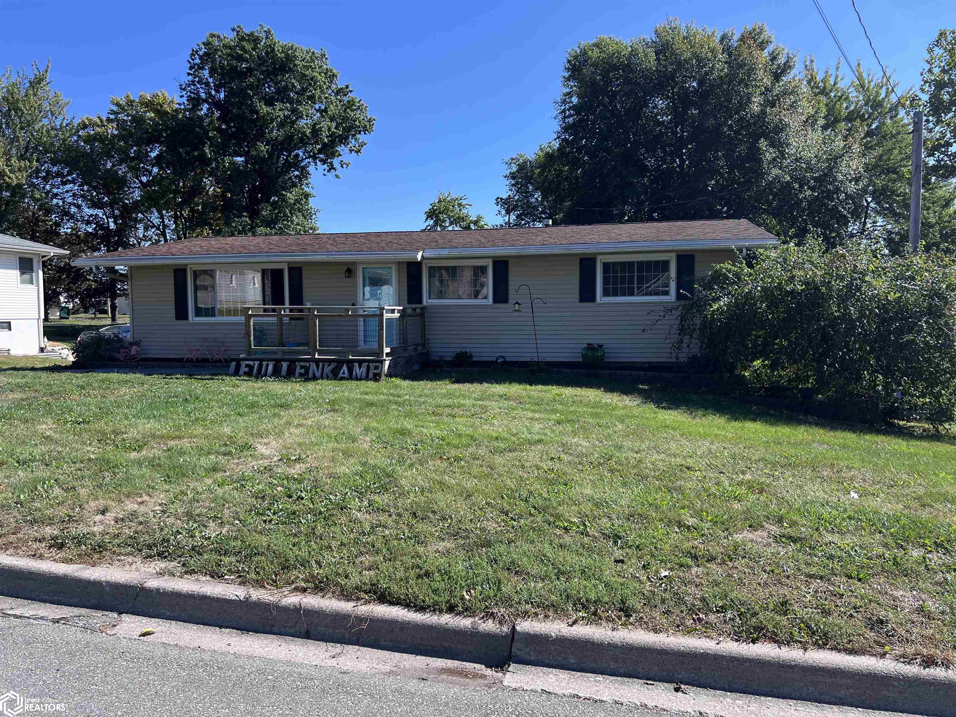 412 N East Street, Bloomfield, Iowa image 1