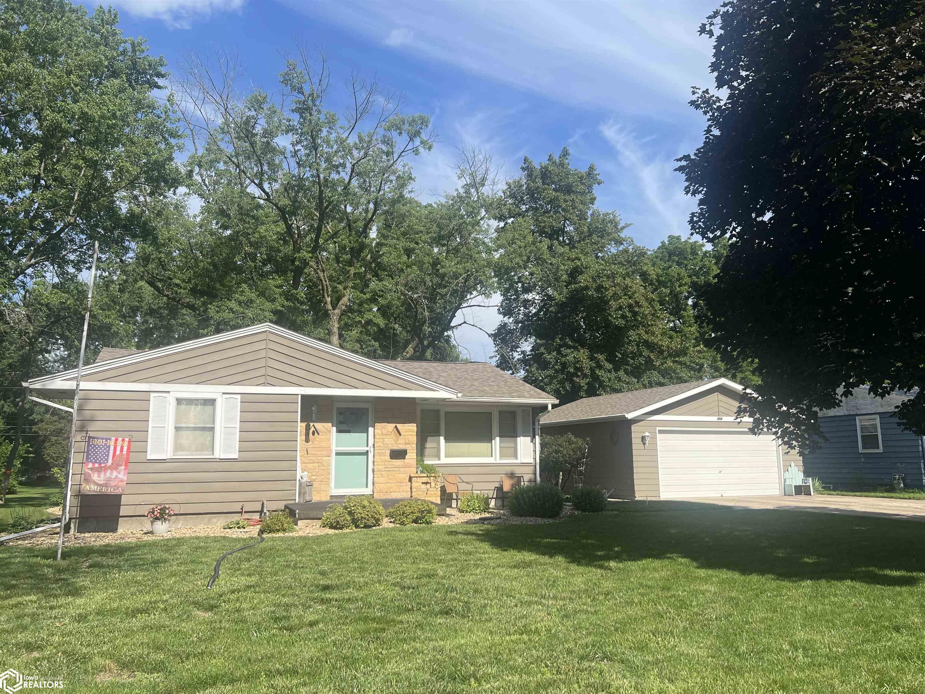 811 10th St., Humboldt, Iowa image 1