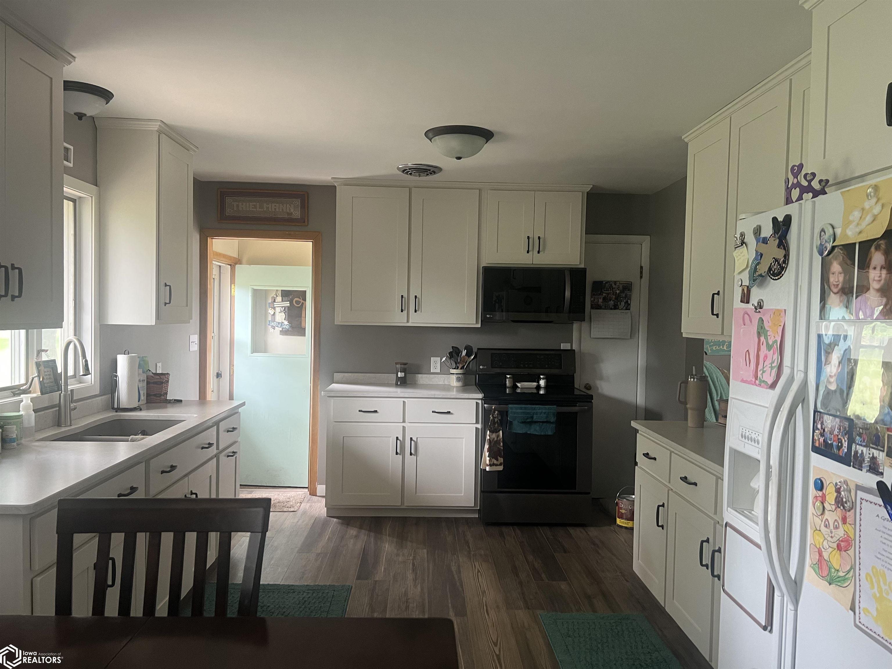 811 10th St., Humboldt, Iowa image 16