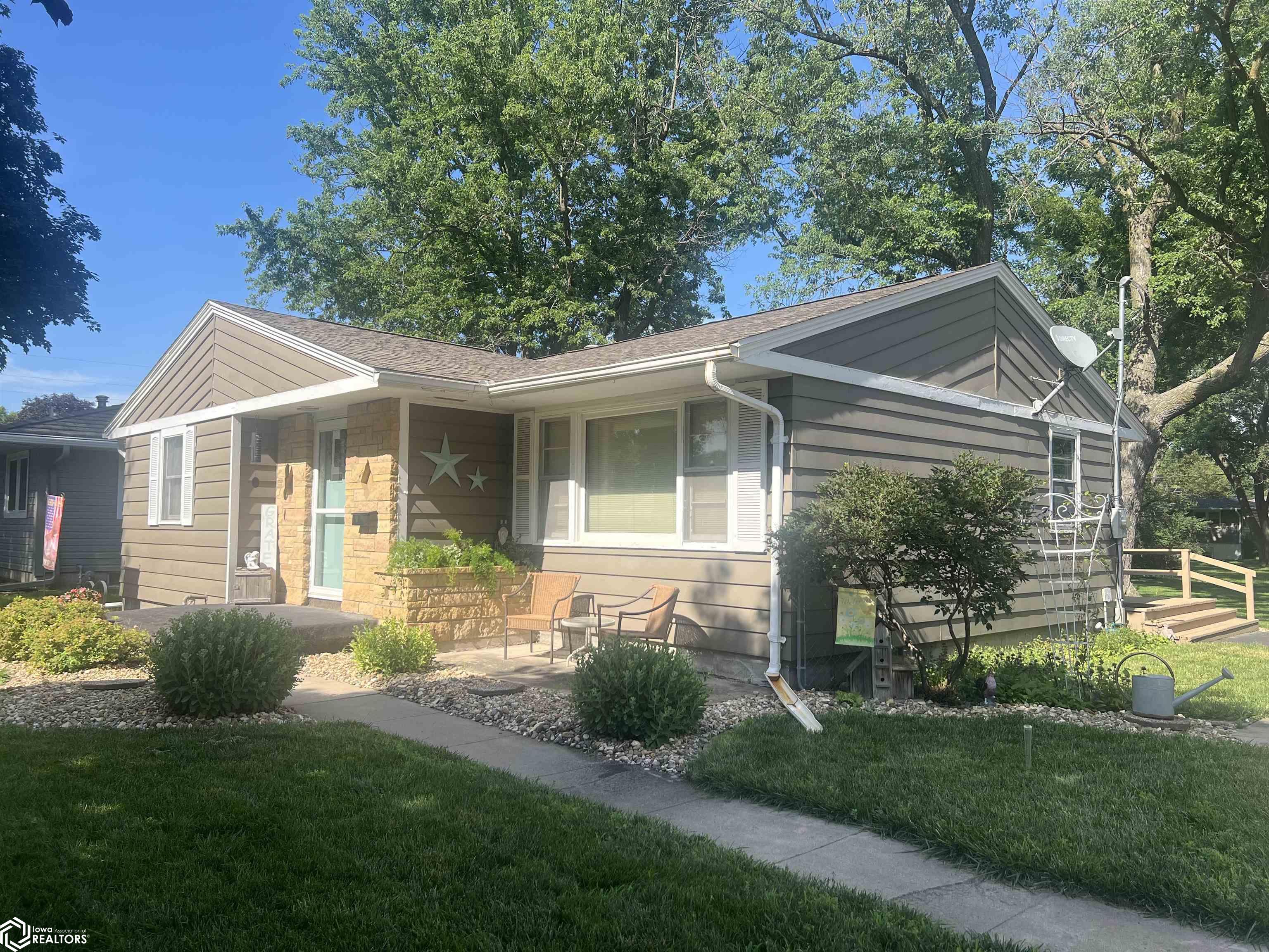 811 10th St., Humboldt, Iowa image 3